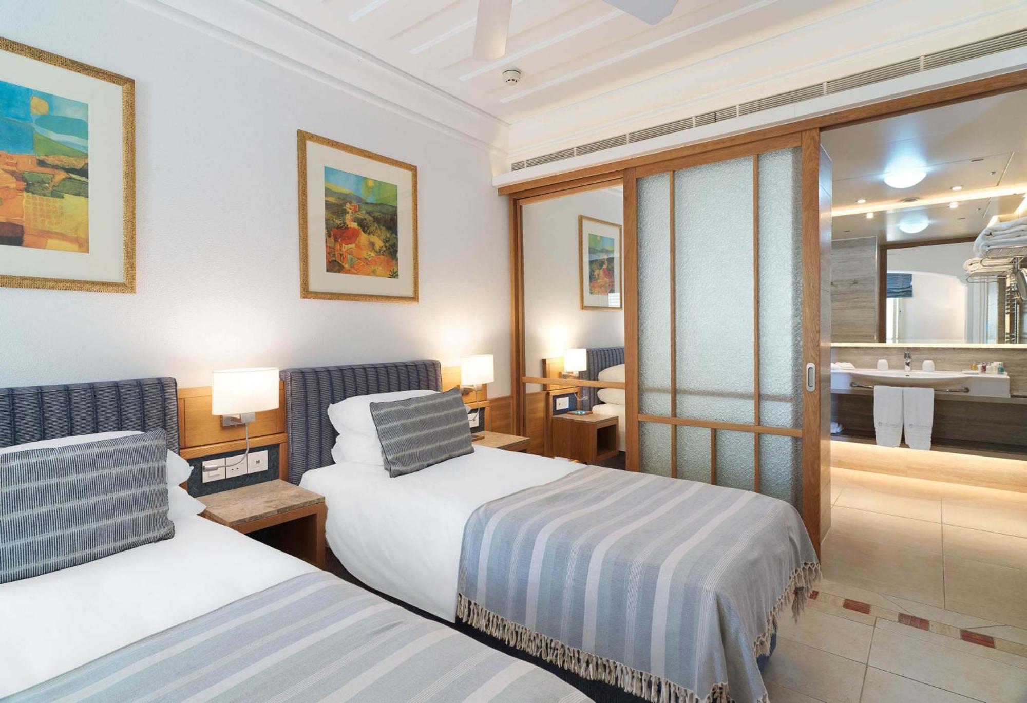 Columbia Hotel Pissouri