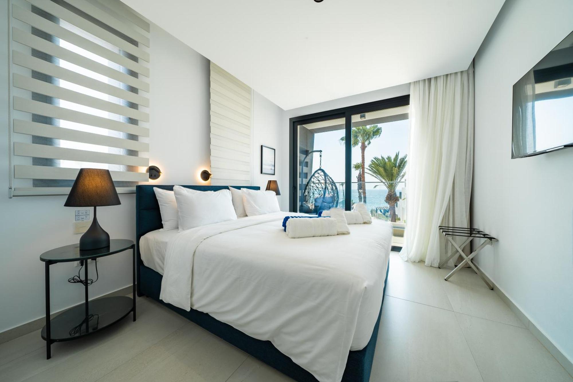 Aparthotel Waterside Sea View *