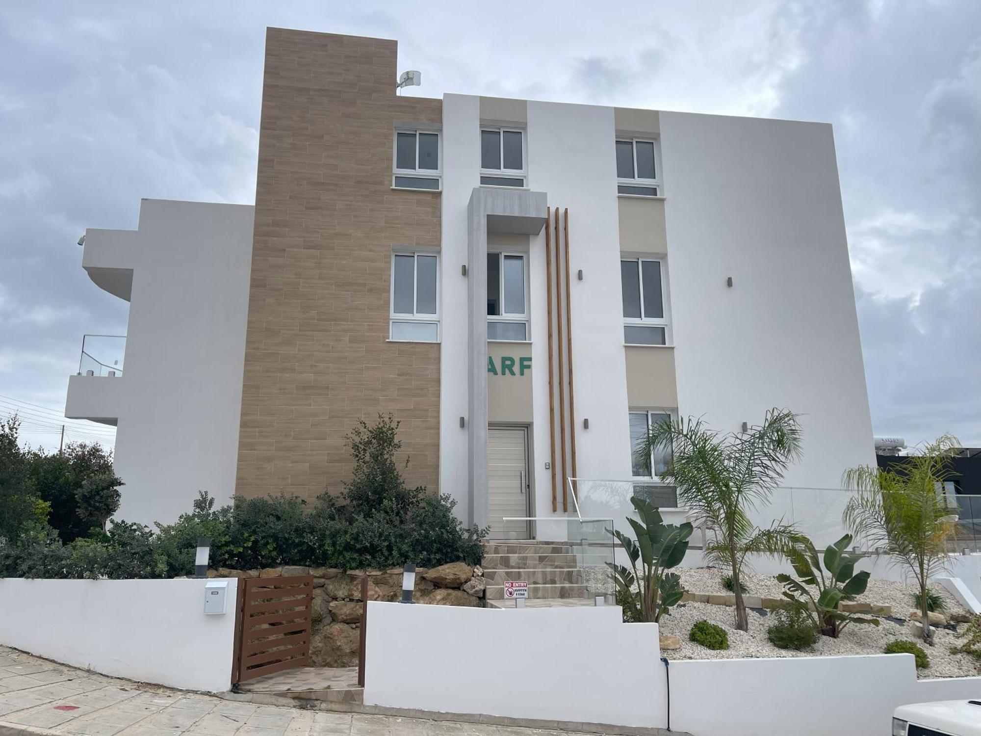 Arf Apartment *