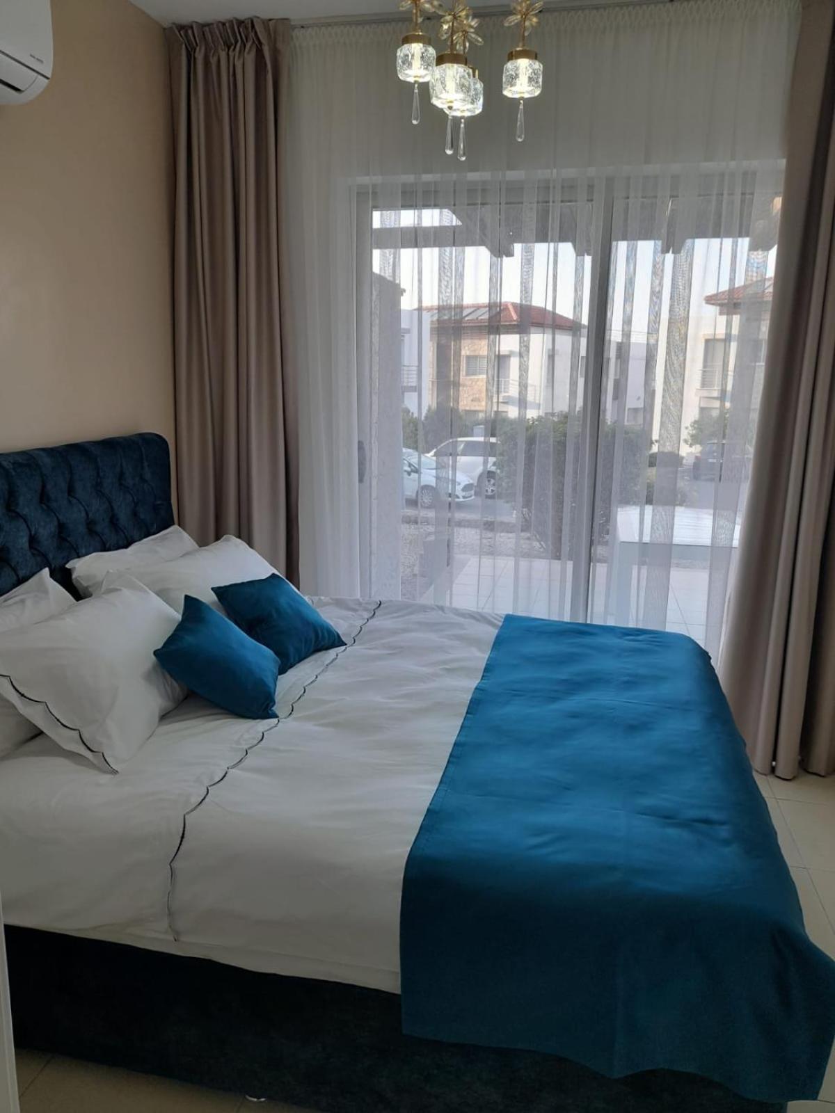 Apartment Dreams Sweetwater Bay *