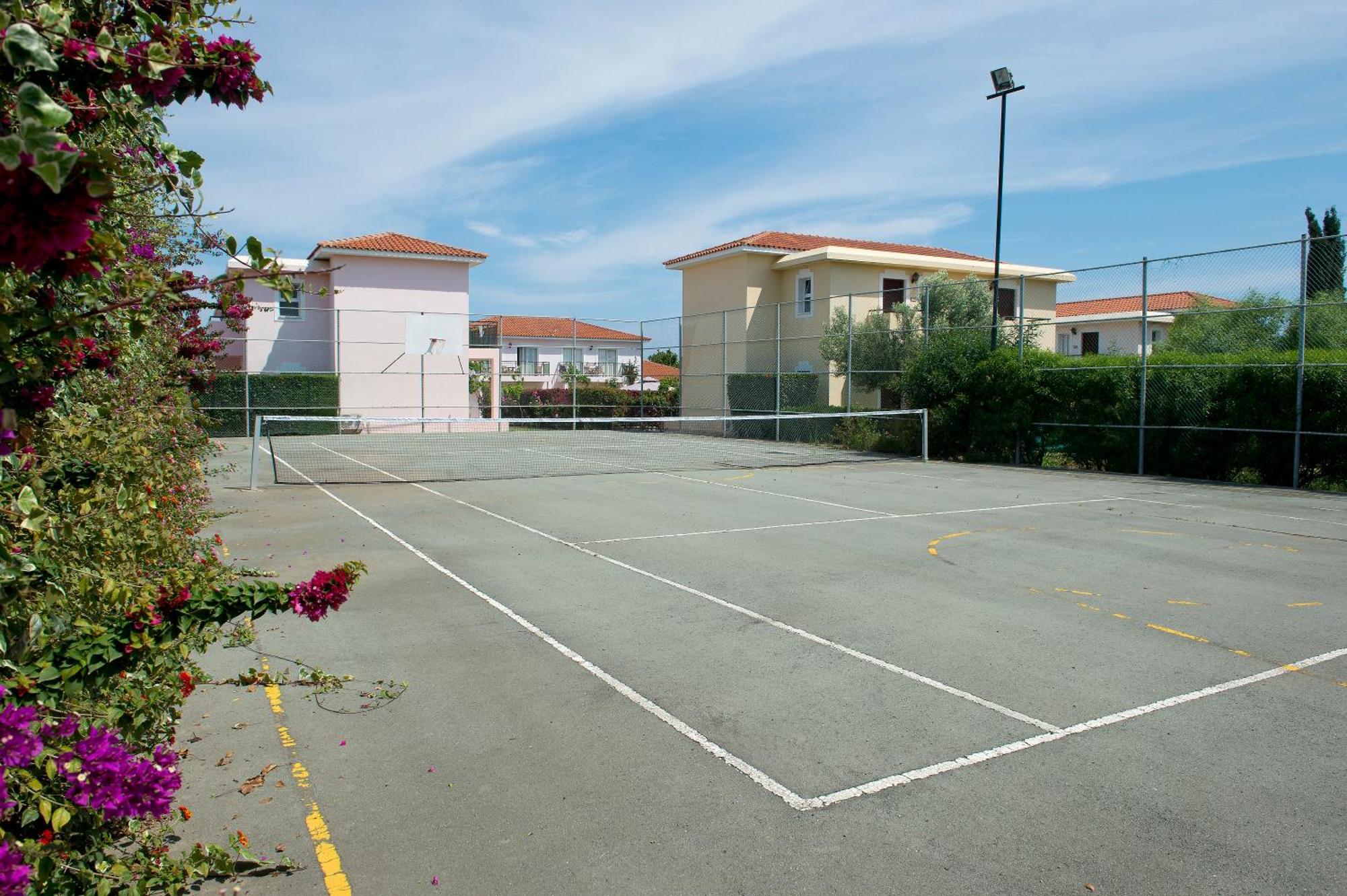 Akamanthea Village 4*