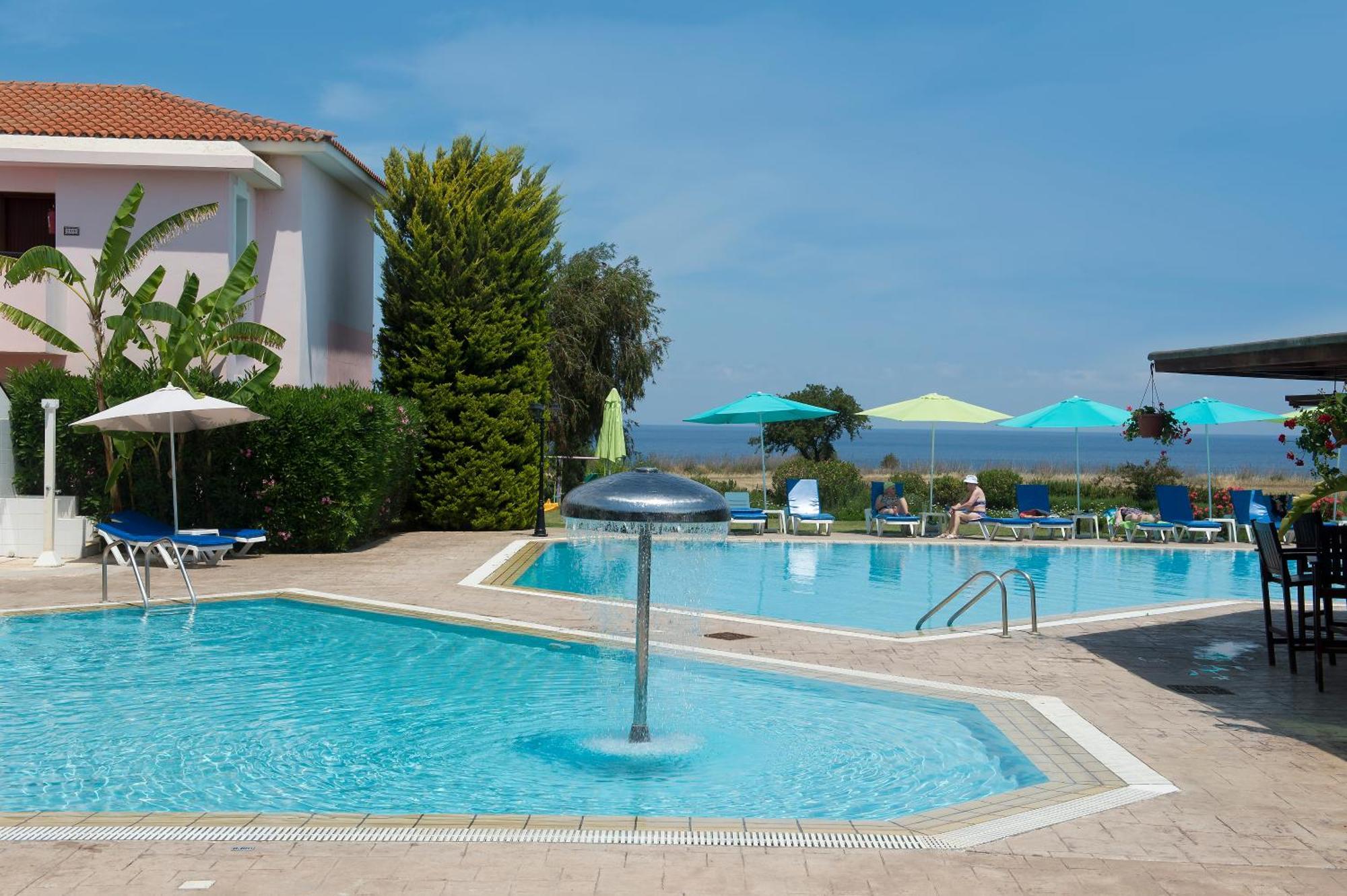 Akamanthea Village Aparthotel
