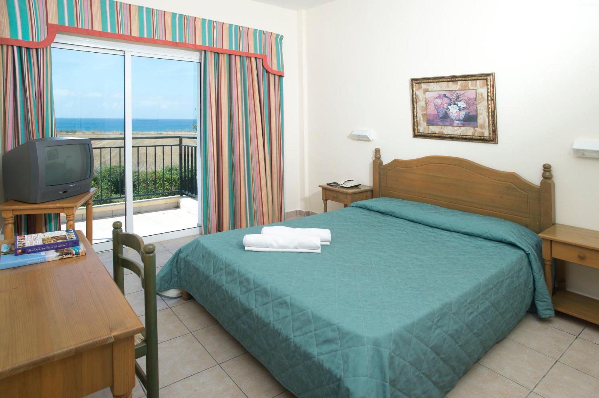 Aparthotel Akamanthea Village