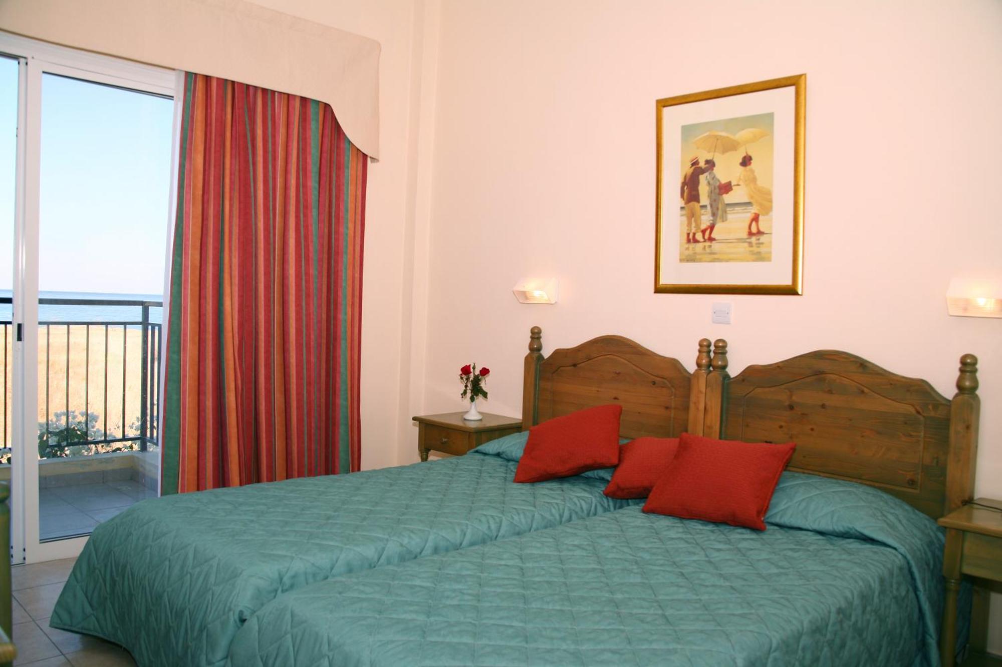 Aparthotel Akamanthea Village