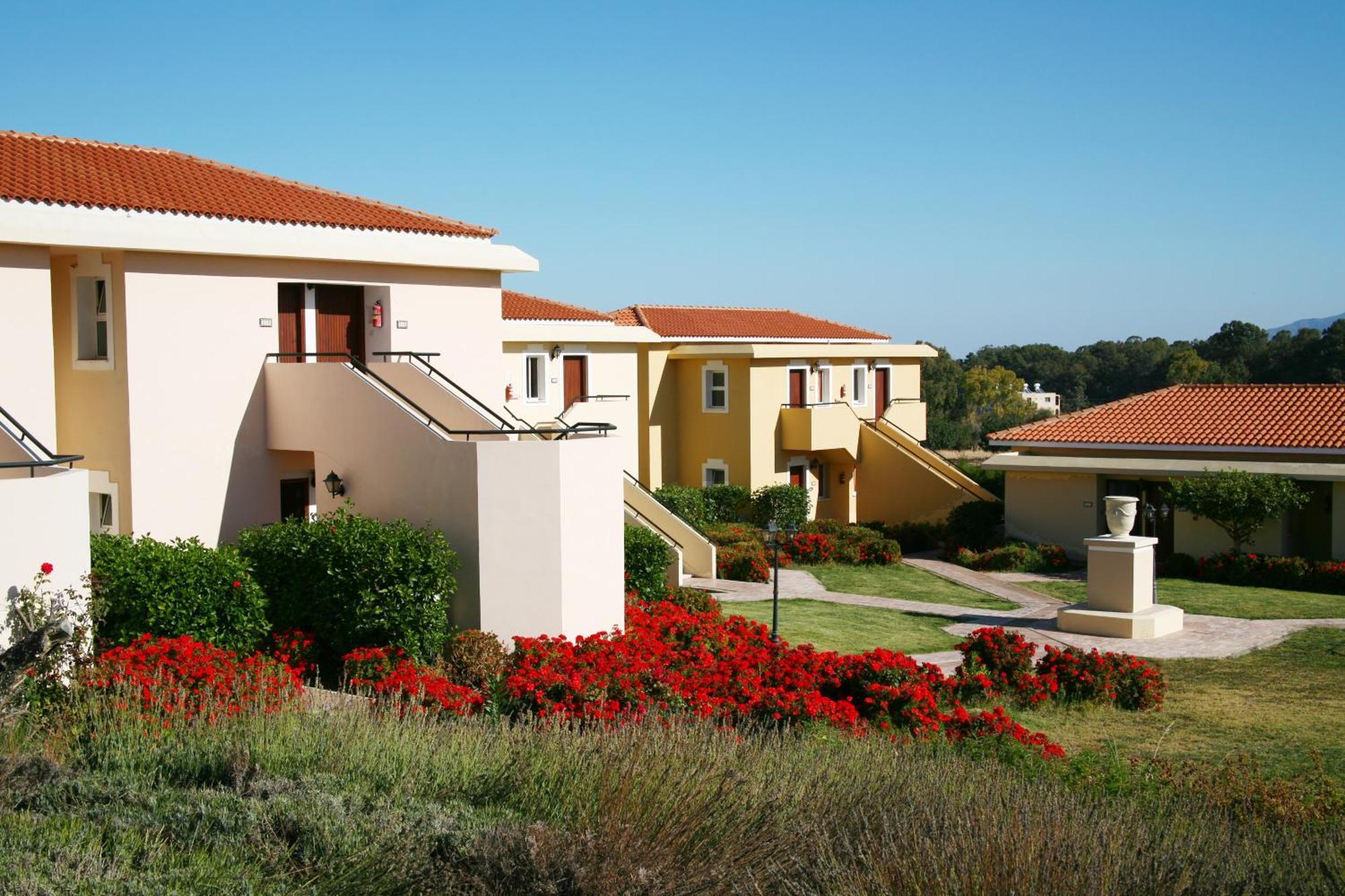 Akamanthea Village Aparthotel