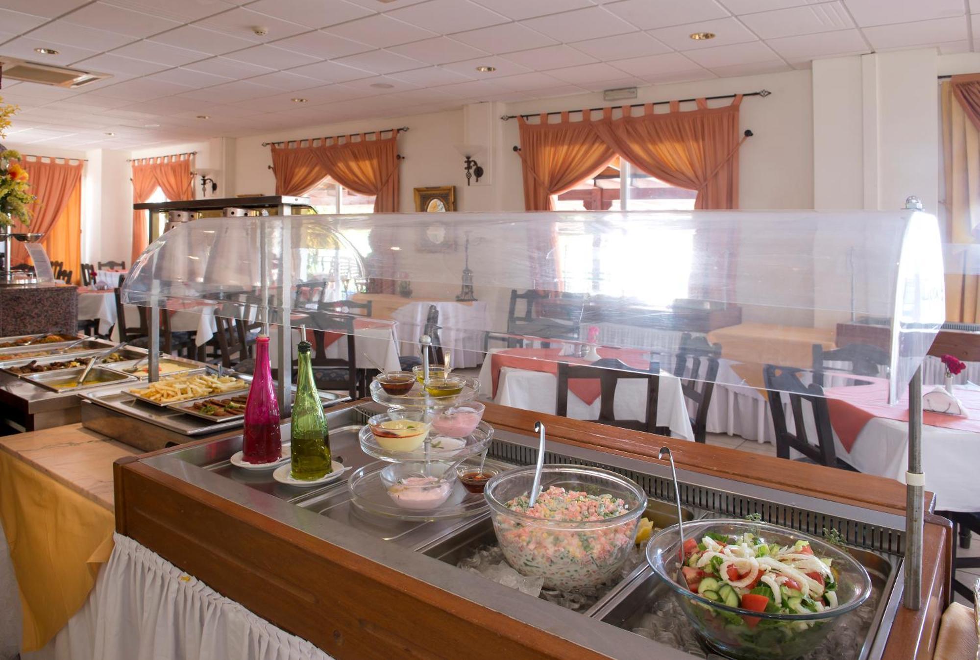 Akamanthea Village Aparthotel 4*