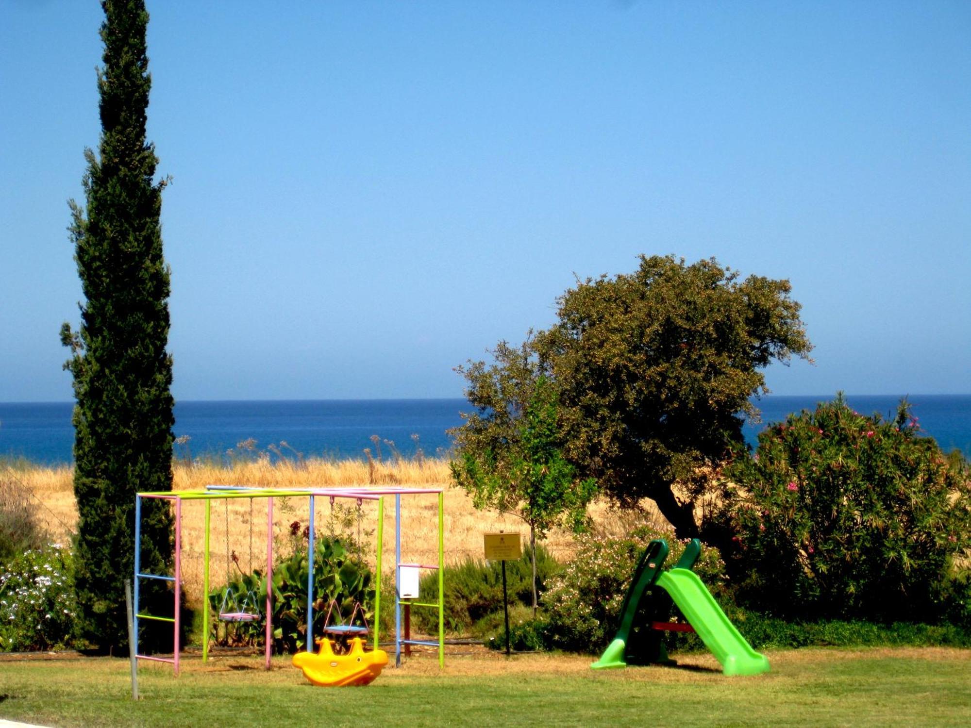 Akamanthea Village 4* Polis