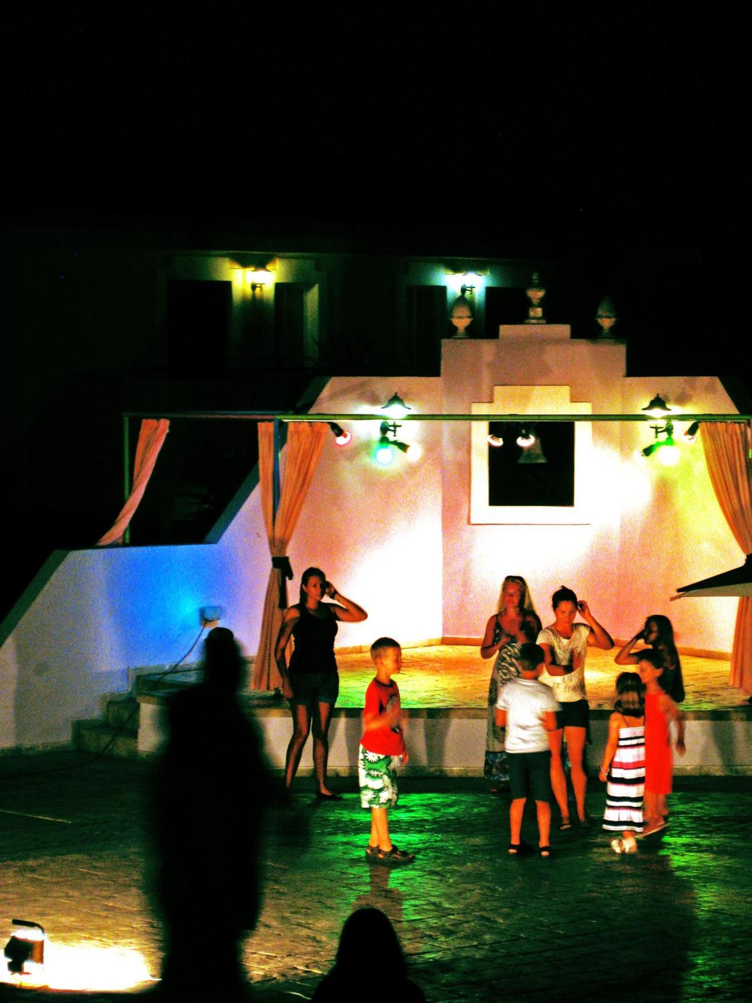 Akamanthea Village Aparthotel