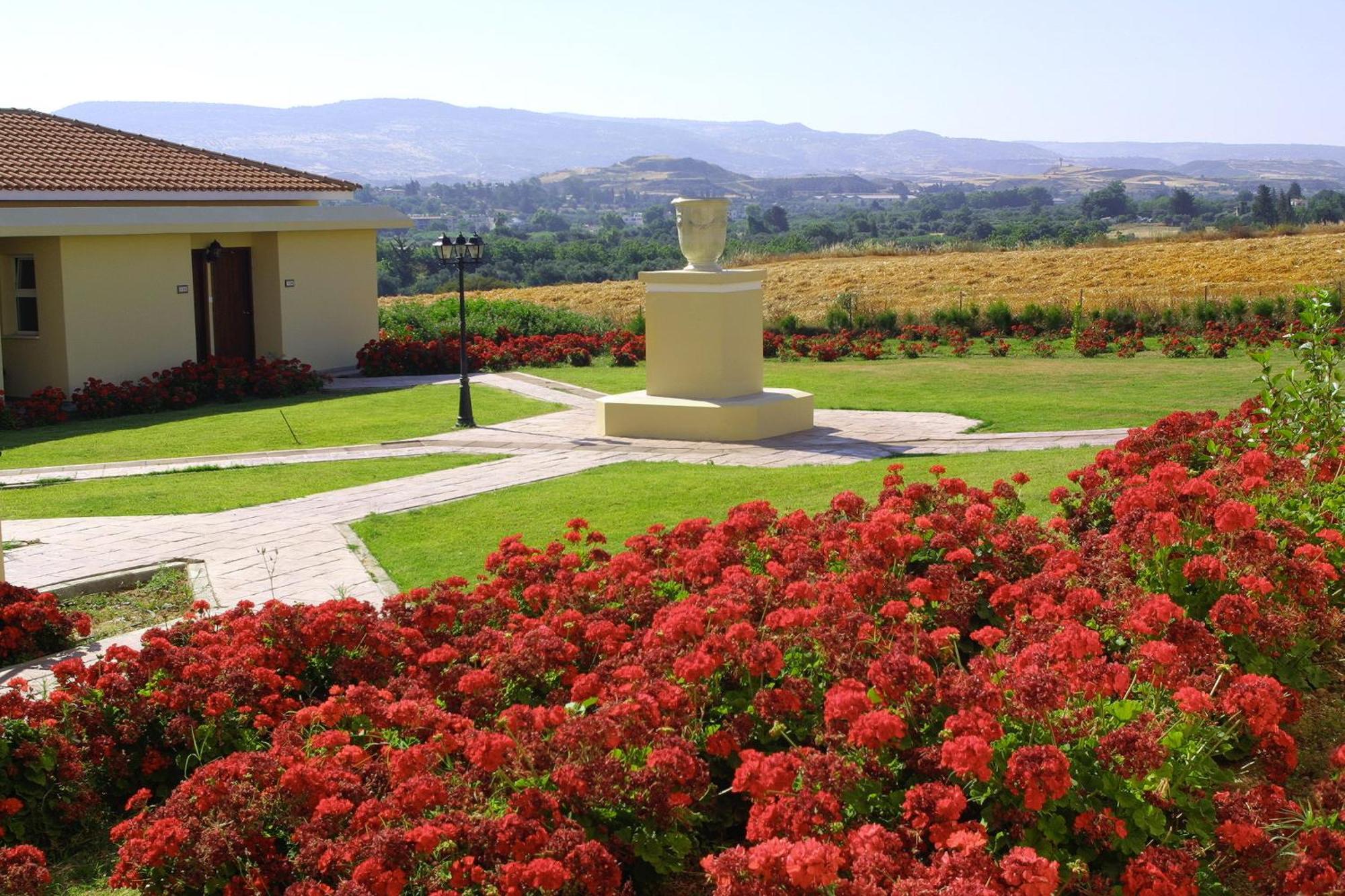 Akamanthea Village Aparthotel 4*