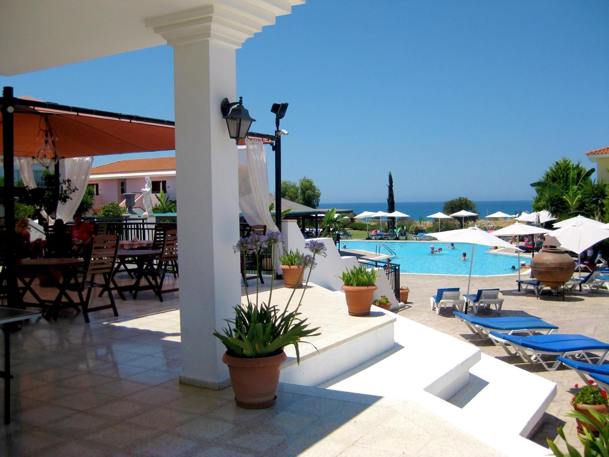 Akamanthea Village 4*