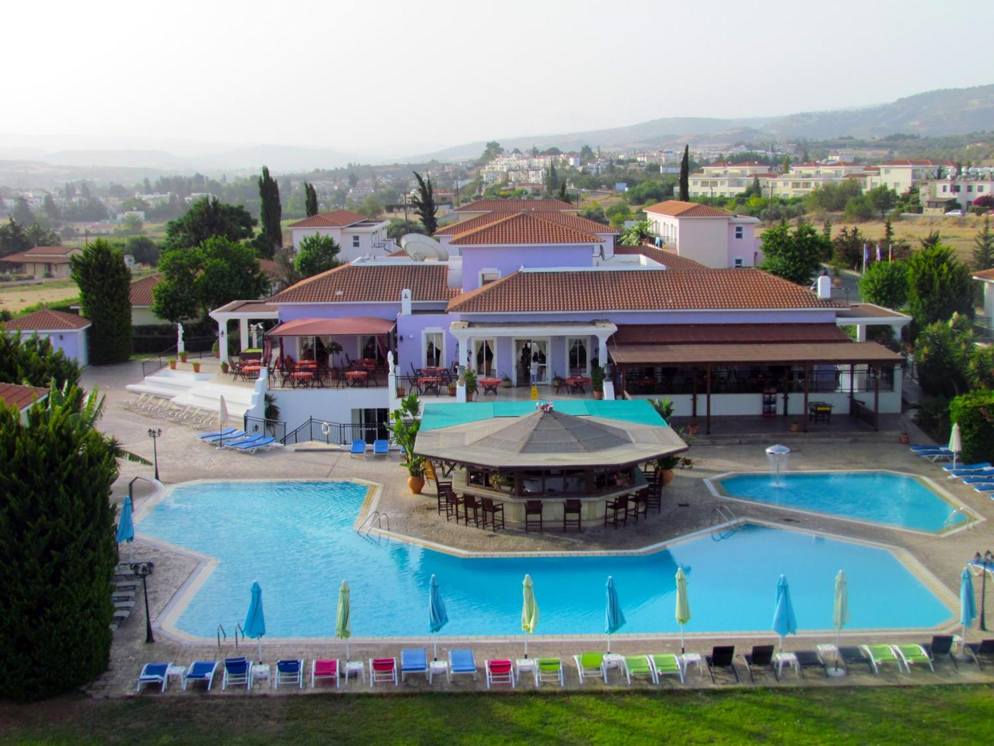 Akamanthea Village Polis