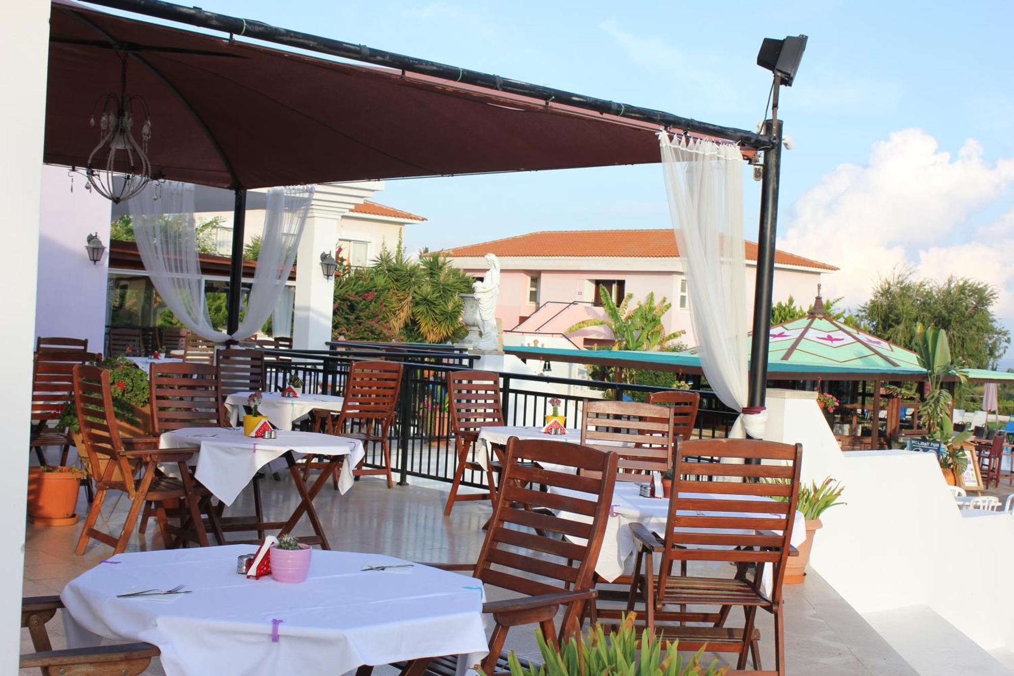 Akamanthea Village 4* Polis
