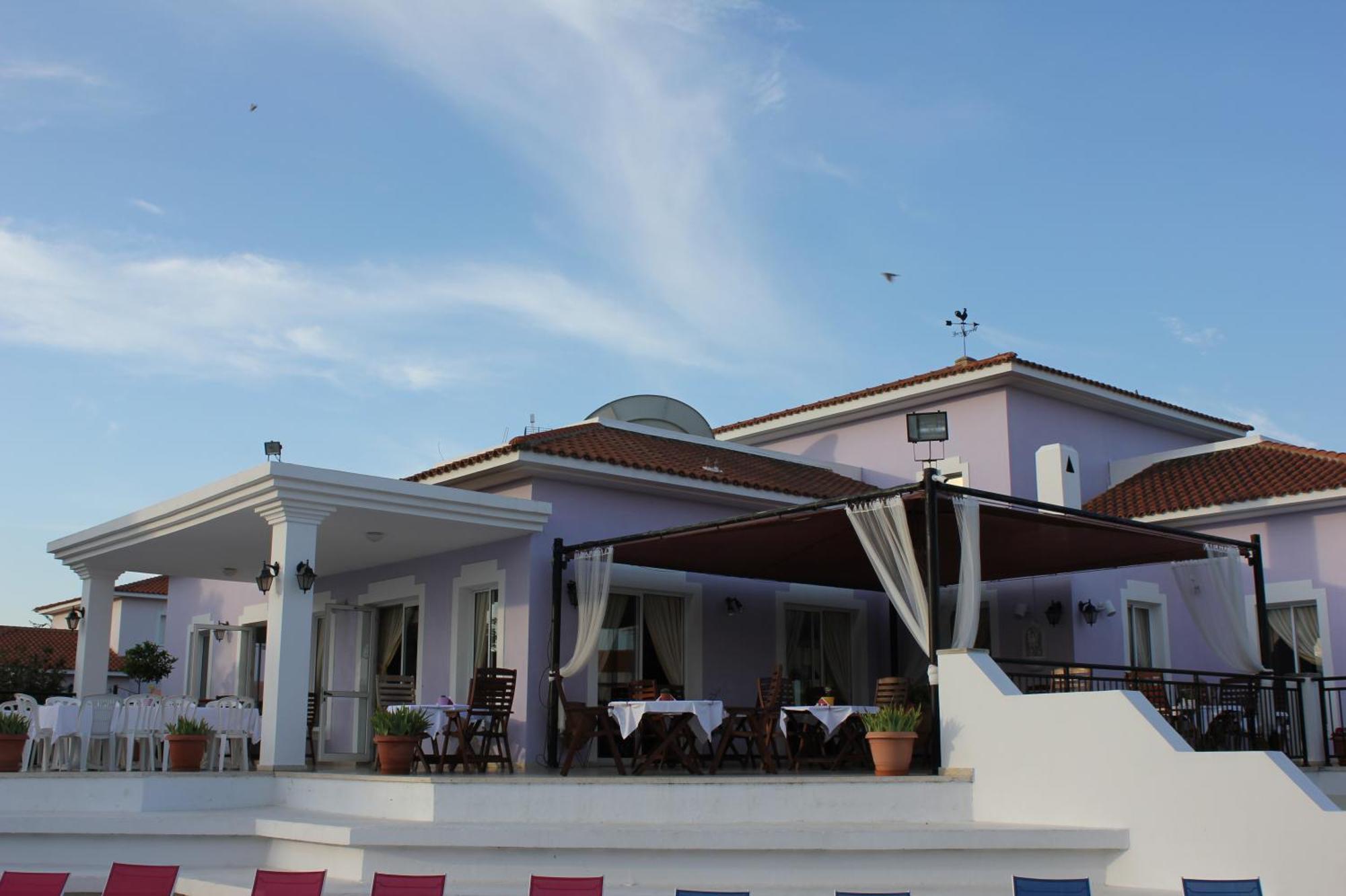 Akamanthea Village Aparthotel Polis