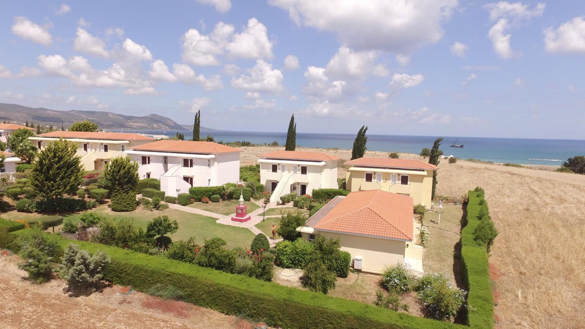 Akamanthea Village Aparthotel