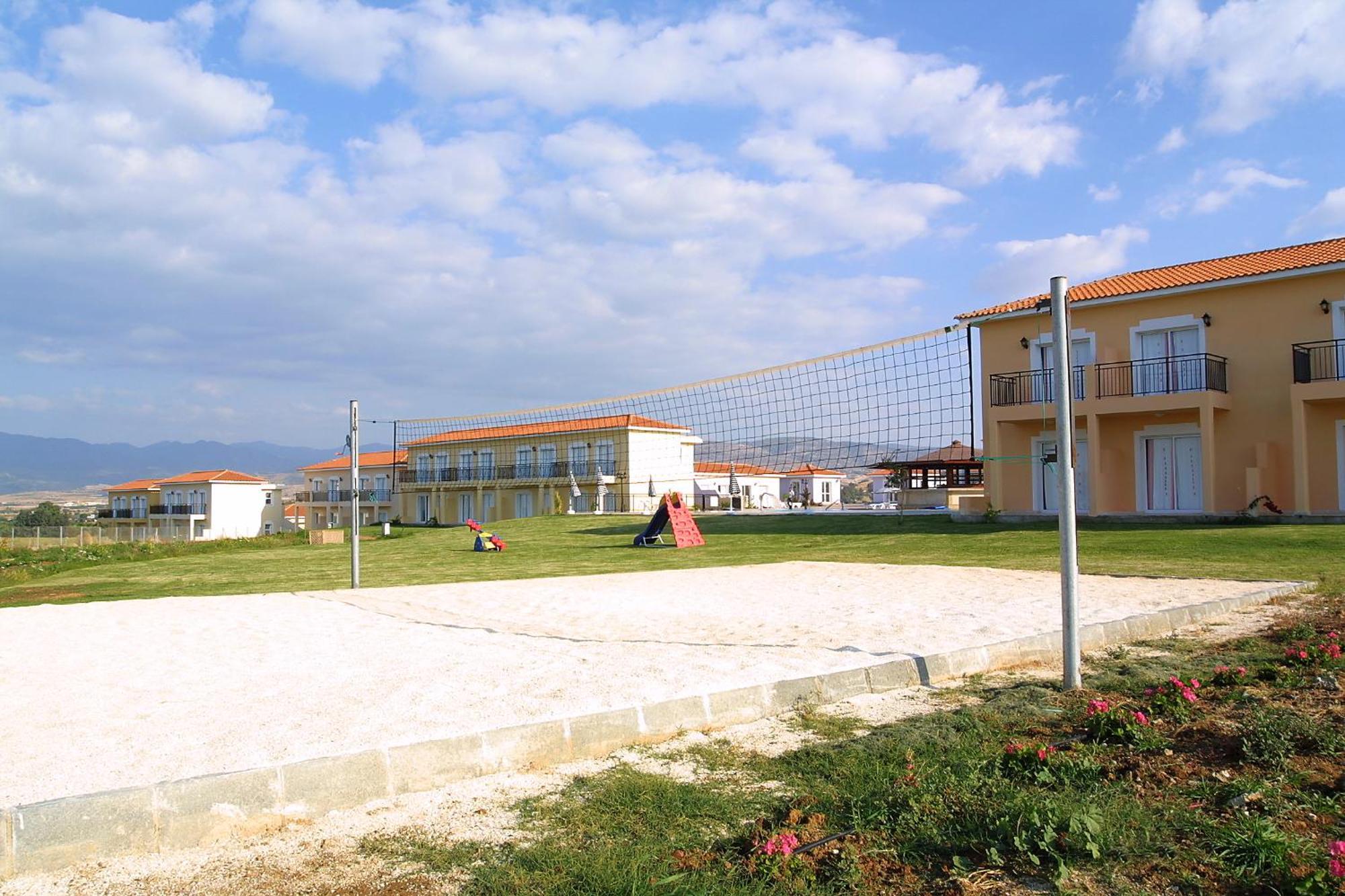 Aparthotel Akamanthea Village 4*