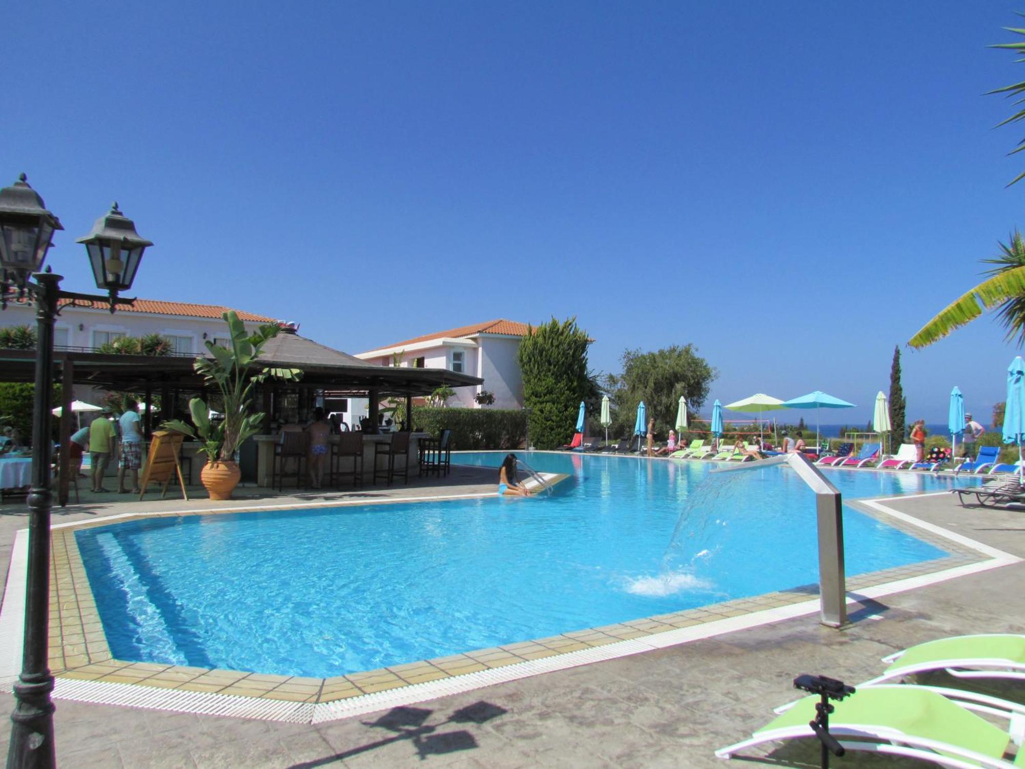 Akamanthea Village Aparthotel 4*