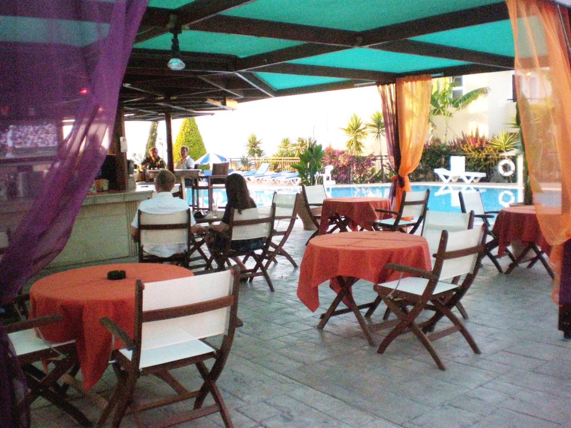 Akamanthea Village Aparthotel 4*
