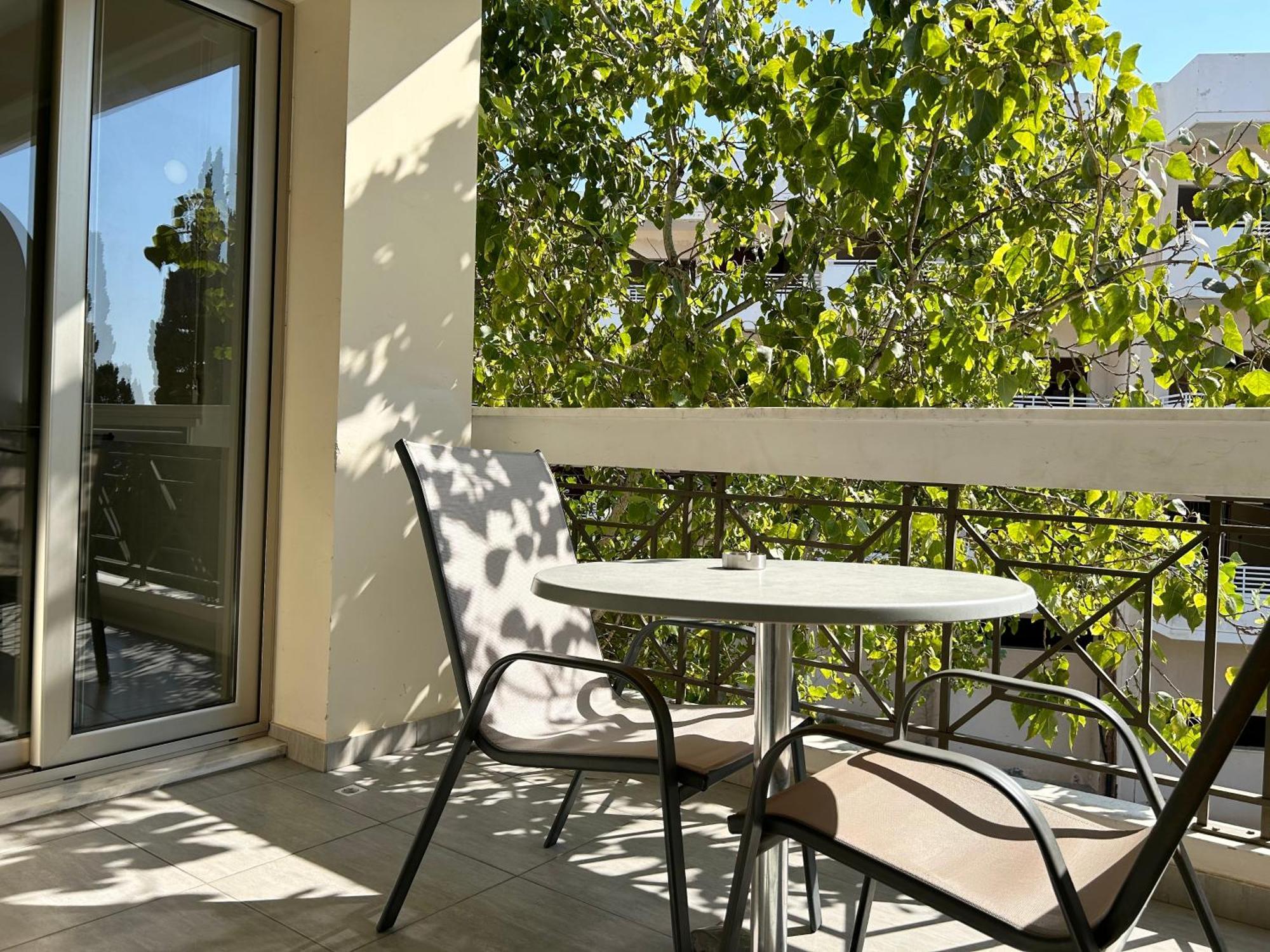 Sun Julz On The Apartment Paphos