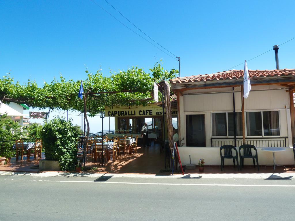 Capuralli * Pedhoulas