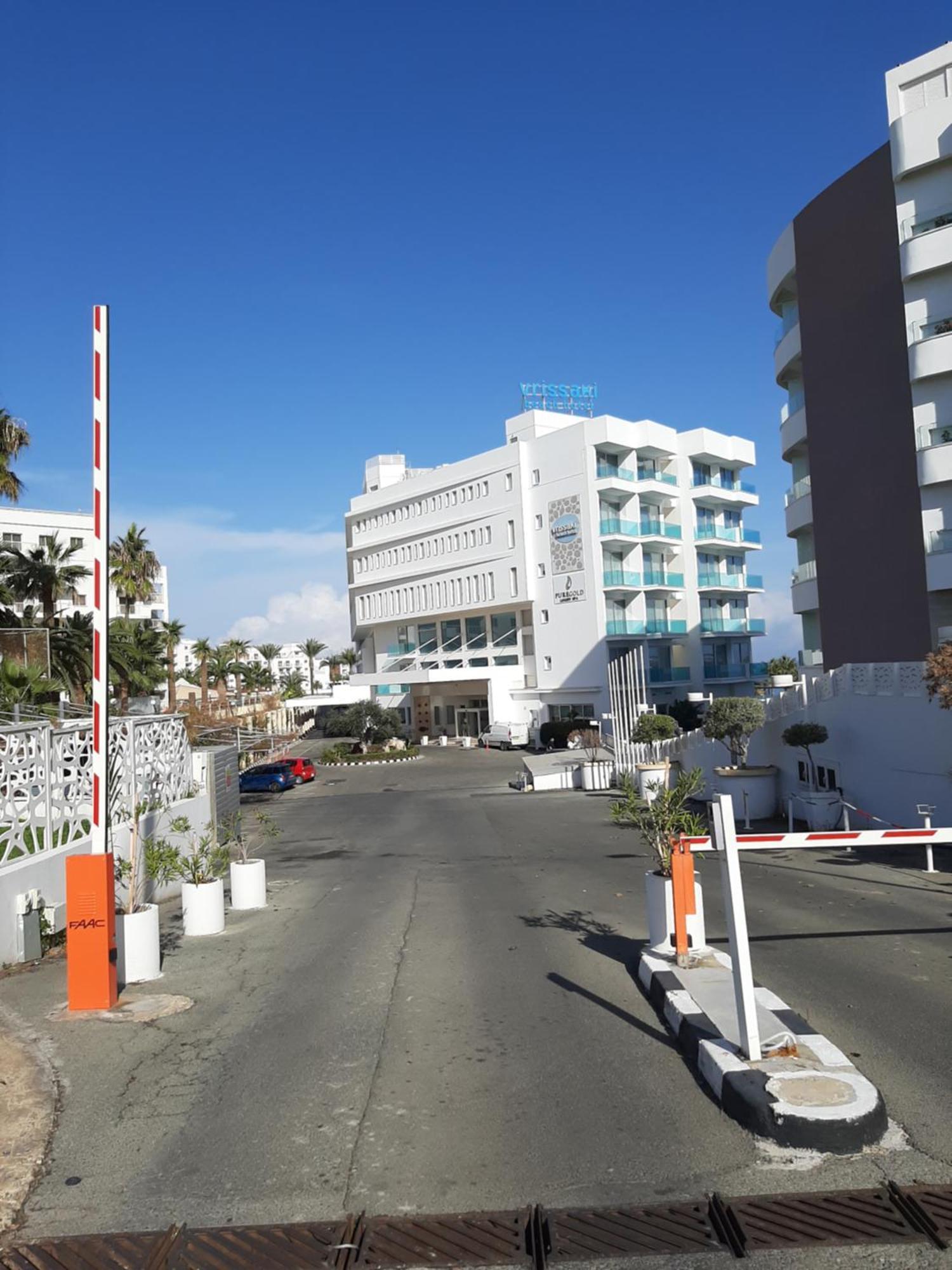 Vrissaki Hotel 4*