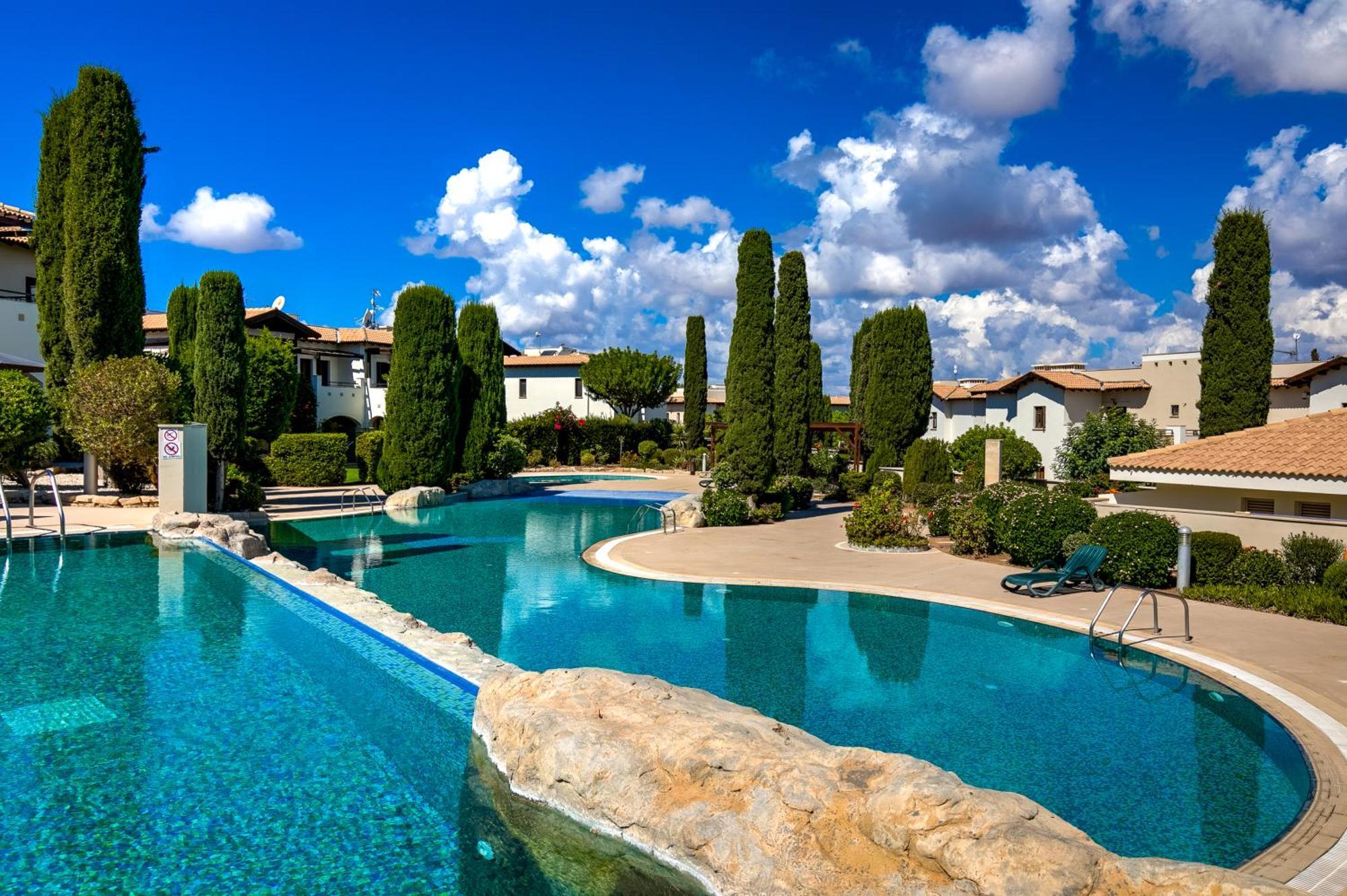 2 Bedroom Assia With Communal Pool, Aphrodite Hills Apartment *