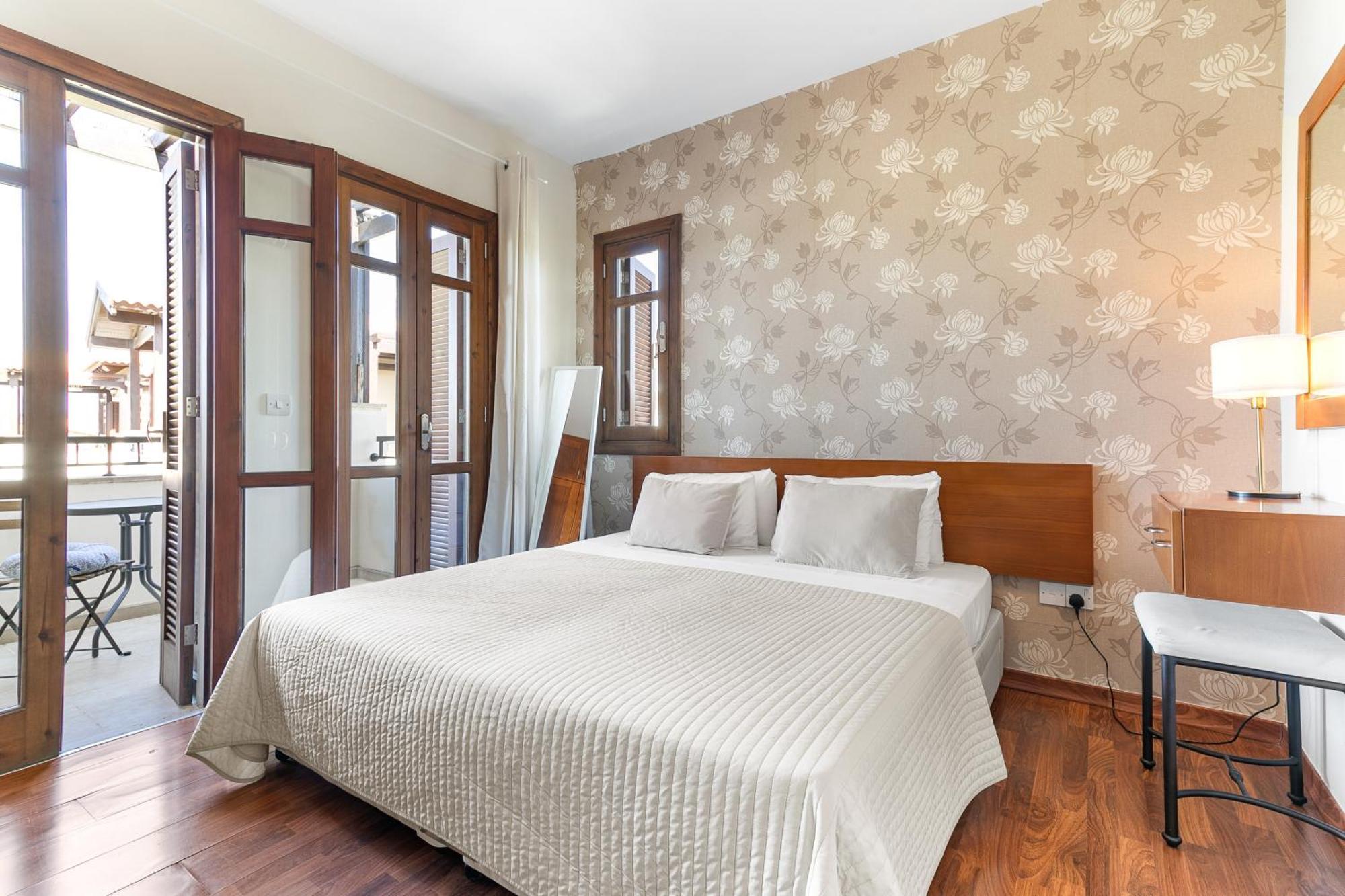 2 Bedroom Assia With Communal Pool, Aphrodite Hills Apartment