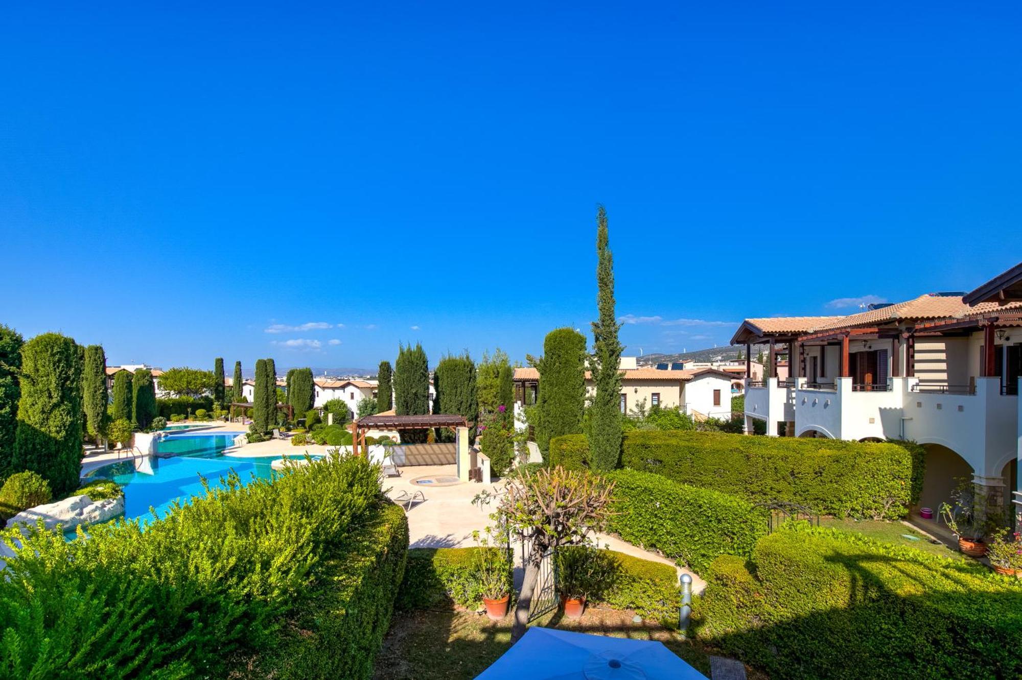 2 Bedroom Assia With Communal Pool, Aphrodite Hills Kouklia
