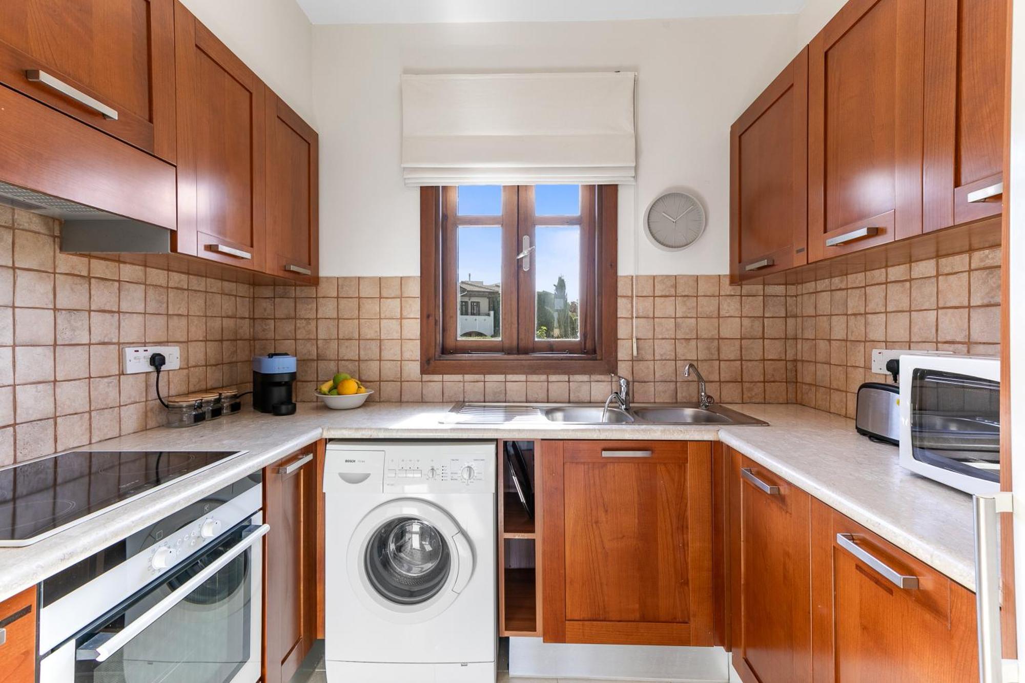 2 Bedroom Assia With Communal Pool, Aphrodite Hills * Kouklia