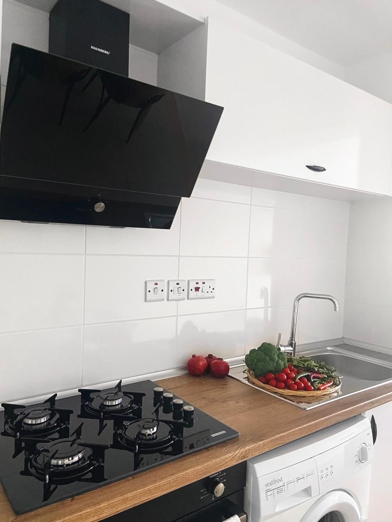 Apartment Spacious Three-bedroom With Sea View A4
