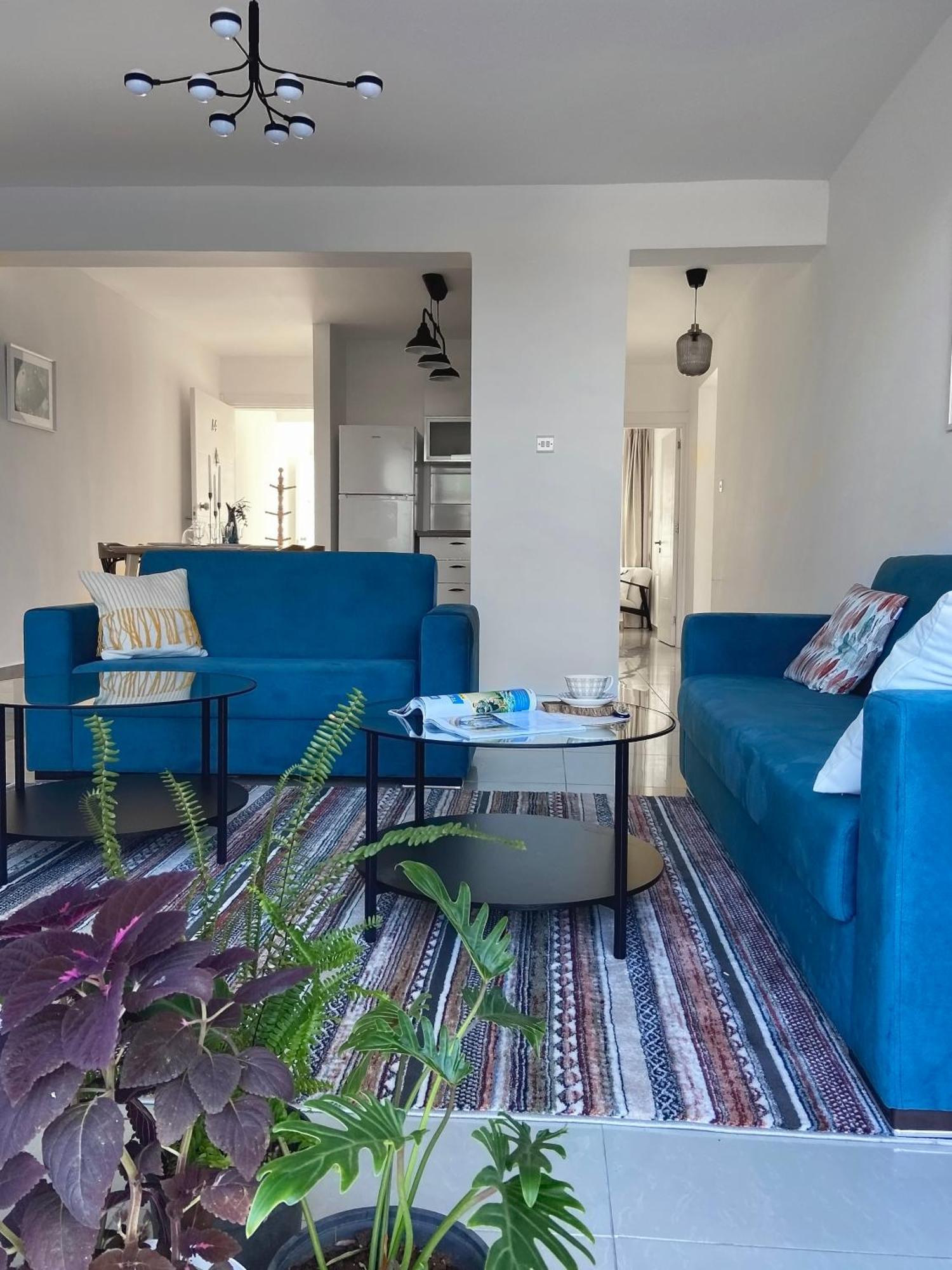 Spacious Three-bedroom With Sea View A4 Apartment