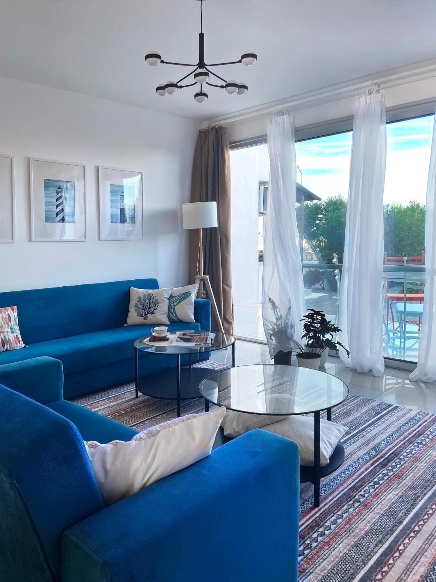 Spacious Three-bedroom With Sea View A4 *
