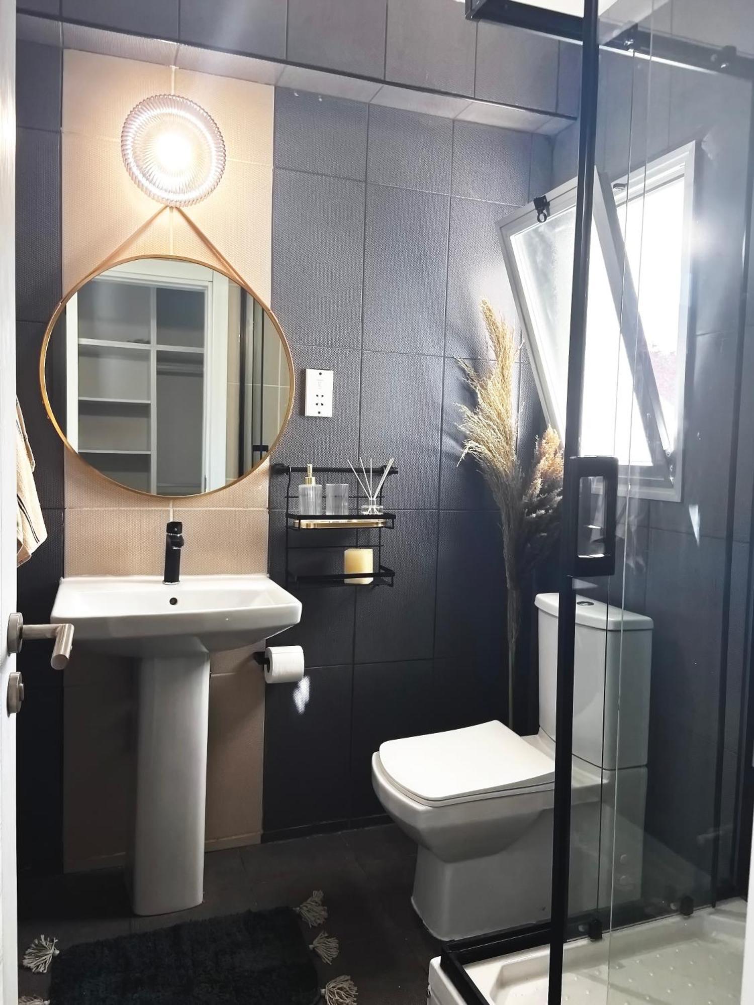 Spacious Three-bedroom With Sea View A4
