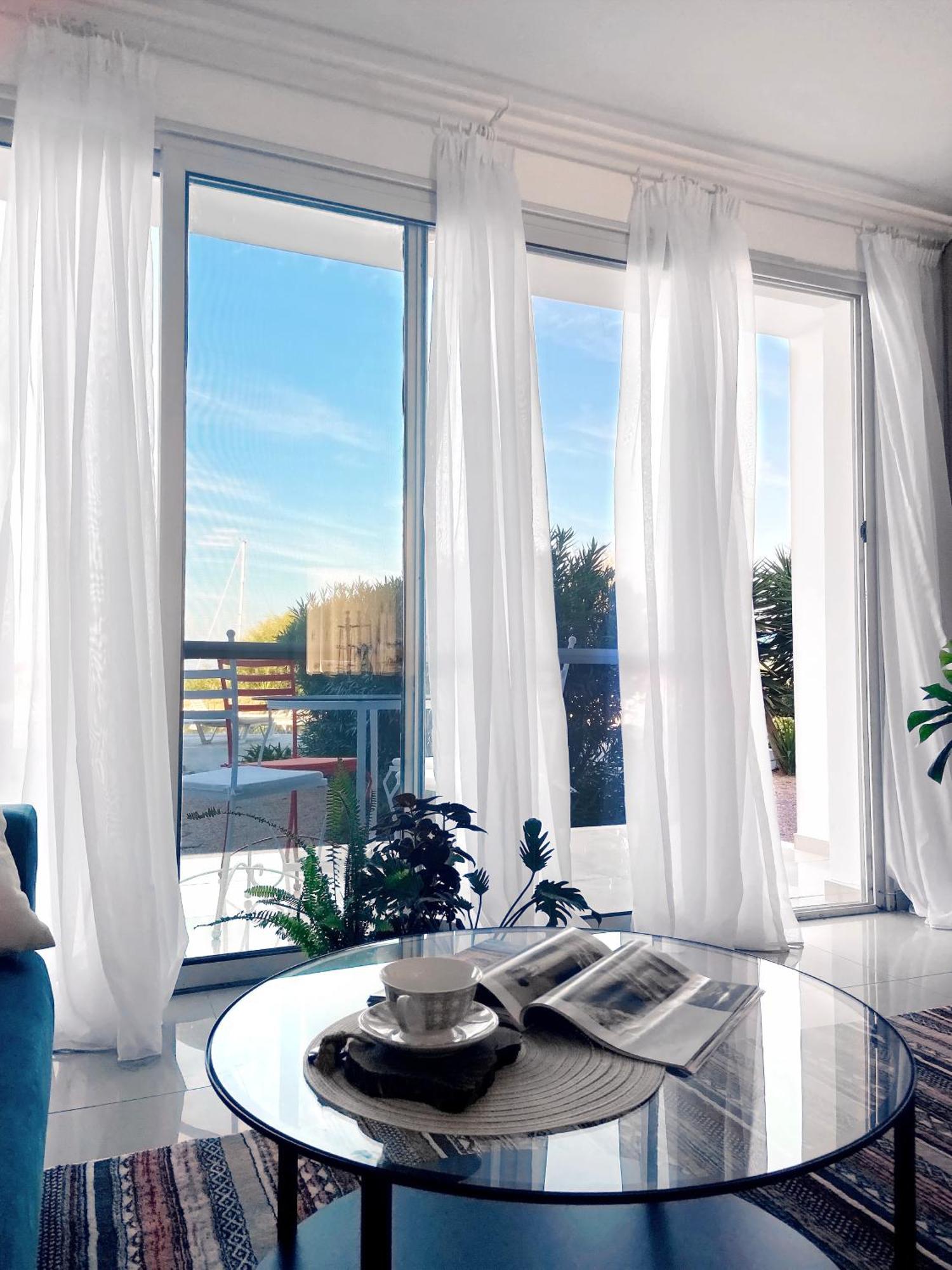 Spacious Three-bedroom With Sea View A4 *