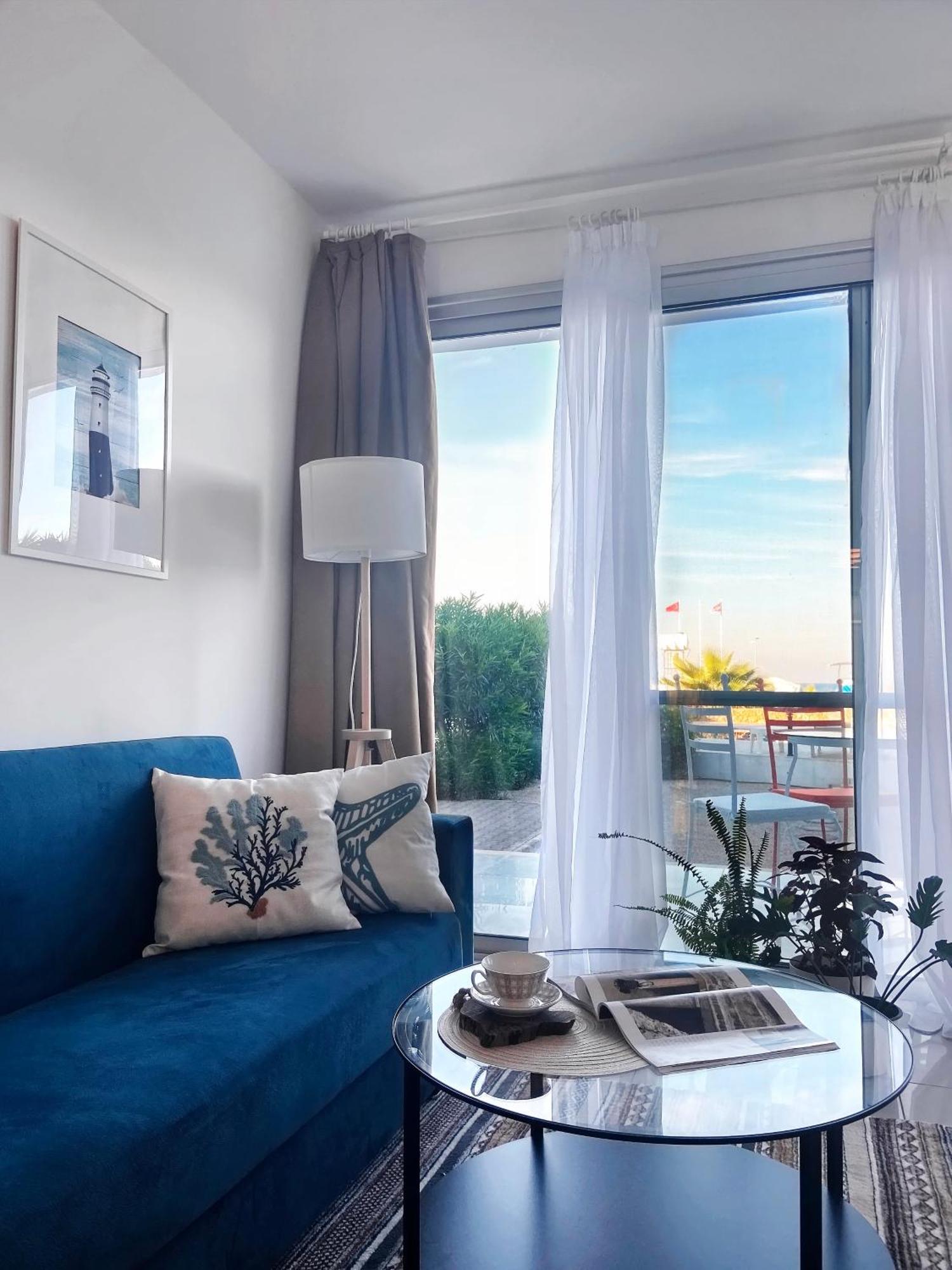 Apartment Spacious Three-bedroom With Sea View A4 *