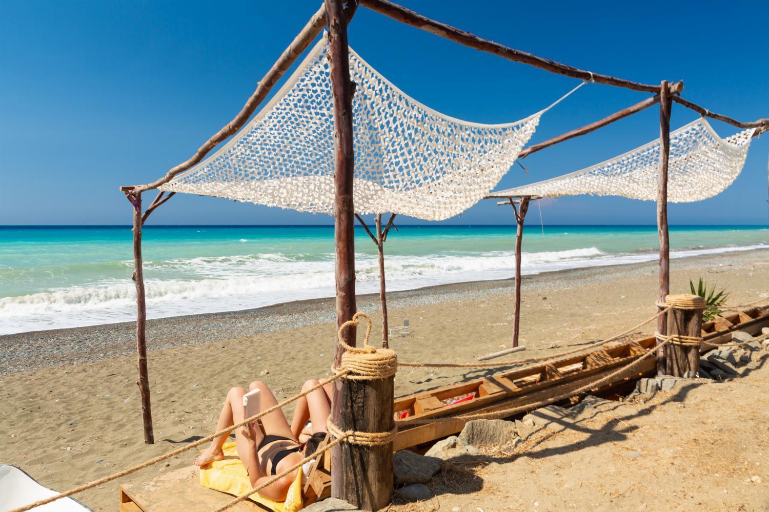 Serena Villa Pomos