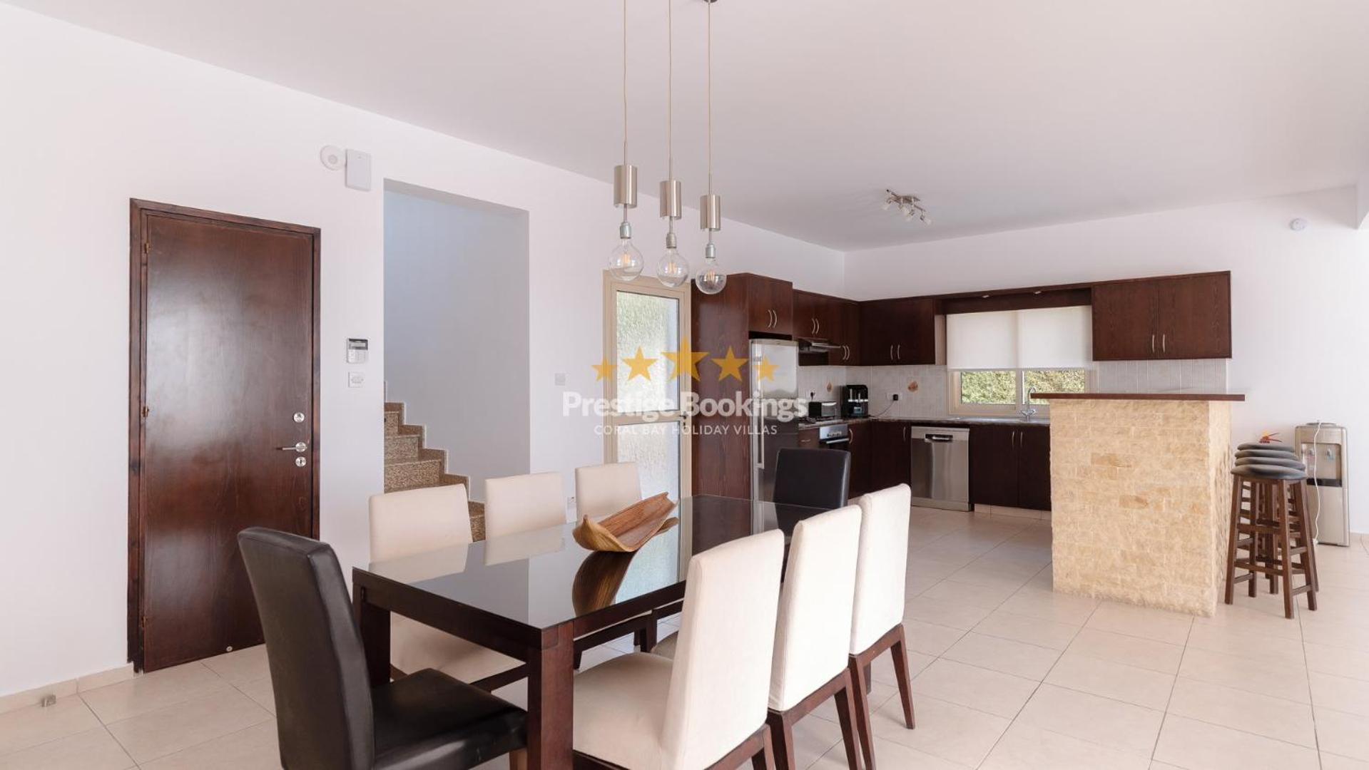 Eframia Ena By Prestige Bookings Peyia