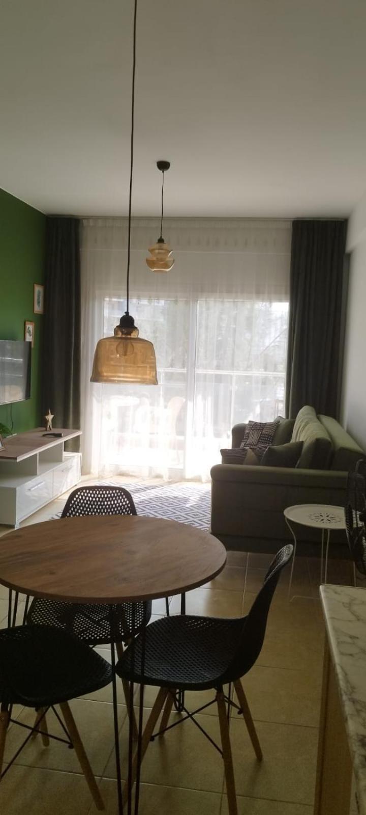 Apartment Caesar Cassius: Beachfront Smart In Northern Cyprus Trikomo