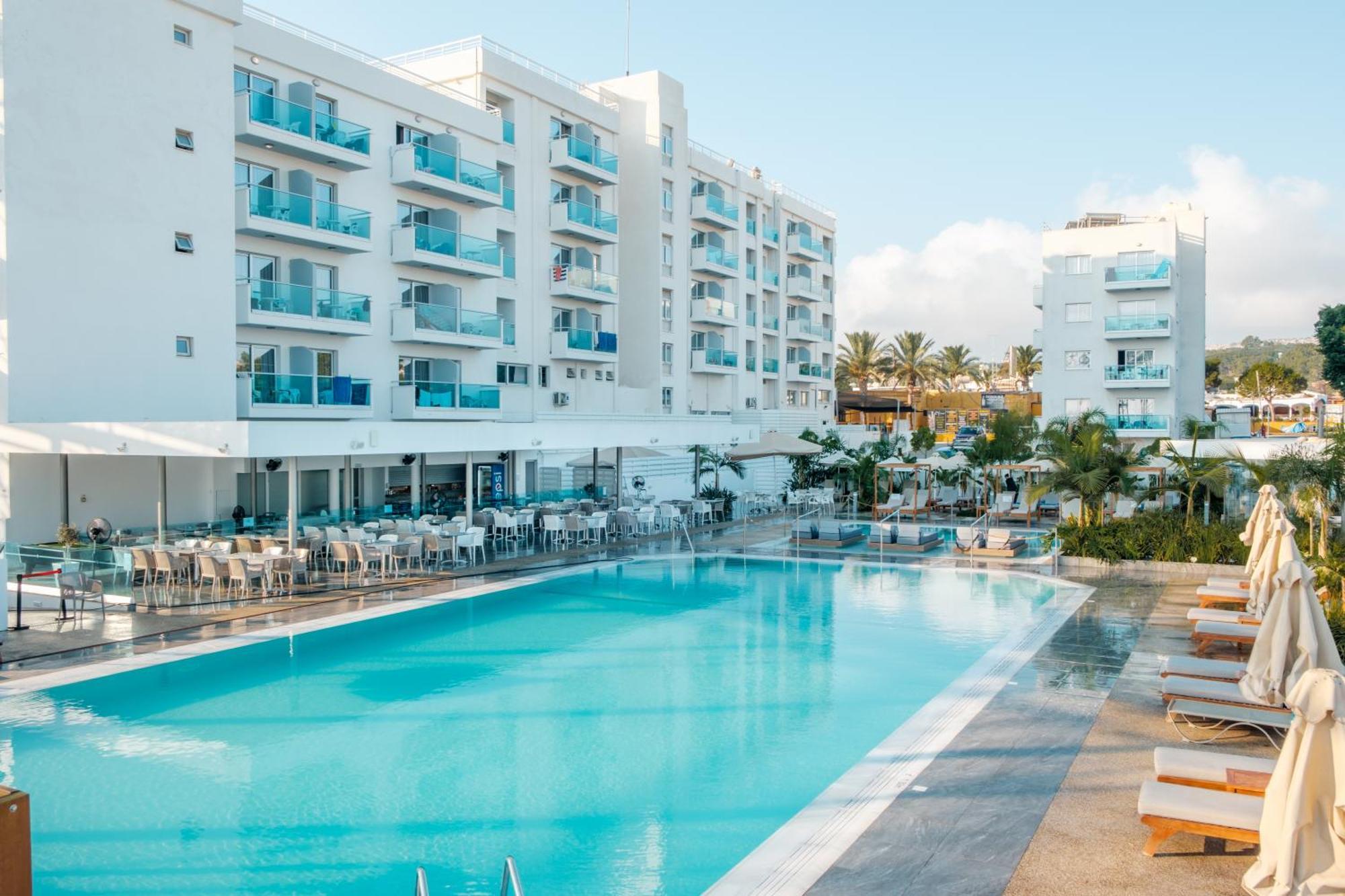 Kapetanios Bay Hotel