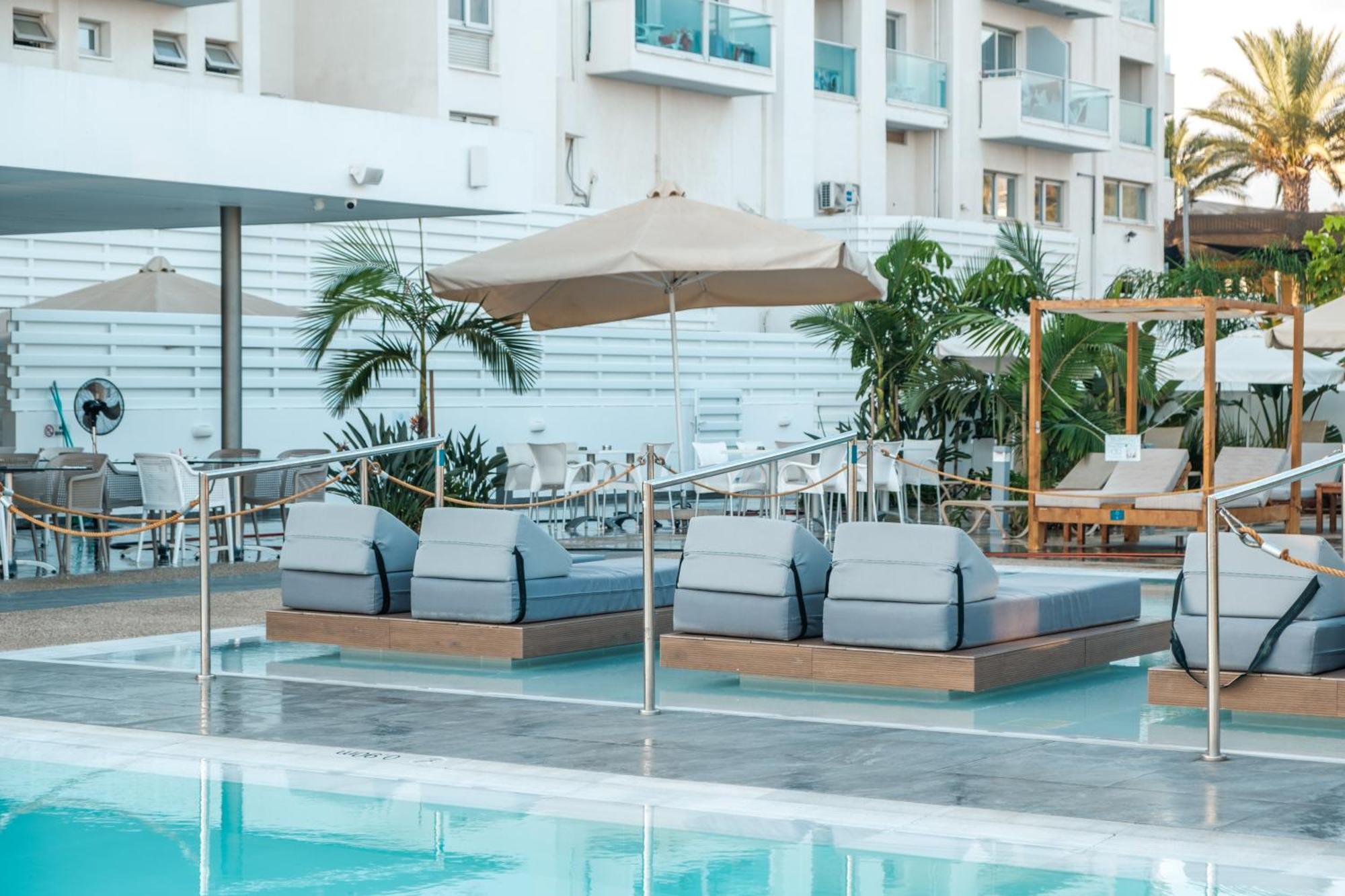 Kapetanios Bay Hotel