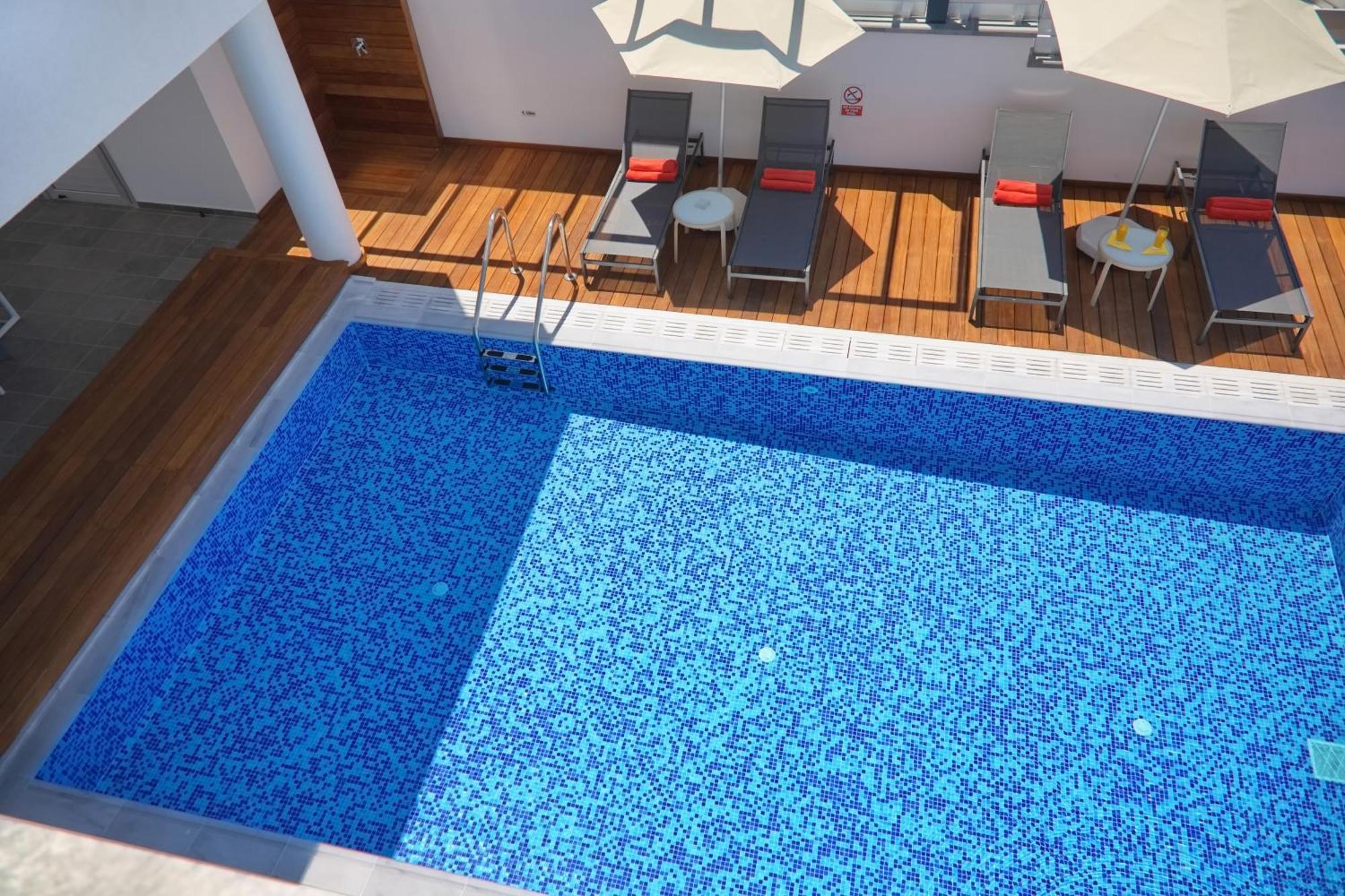 Seaview Luxury Jacuzzi & Pool! 2 Min Villa *