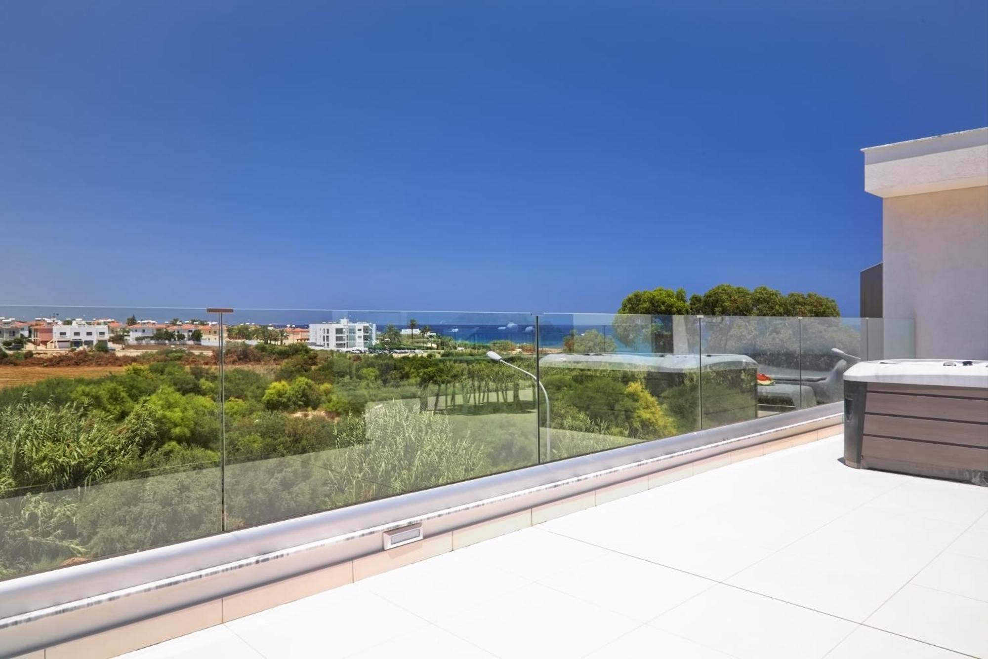 Seaview Luxury Jacuzzi & Pool! 2 Min * Protaras