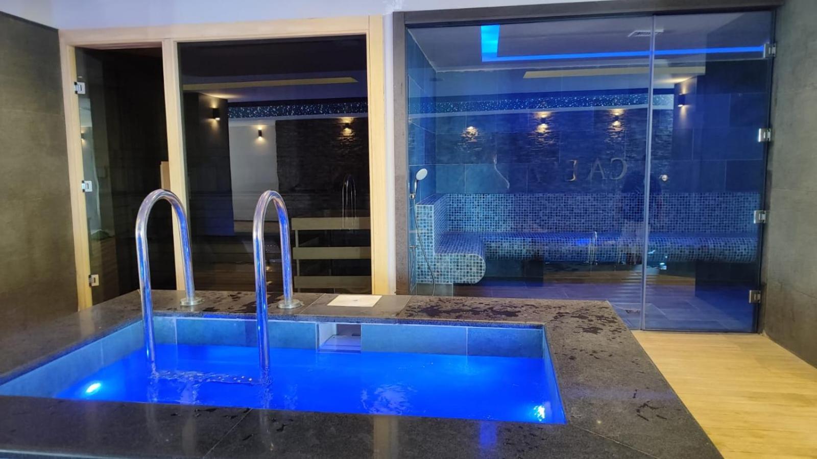 Caesar Blue & Sea View Gastria