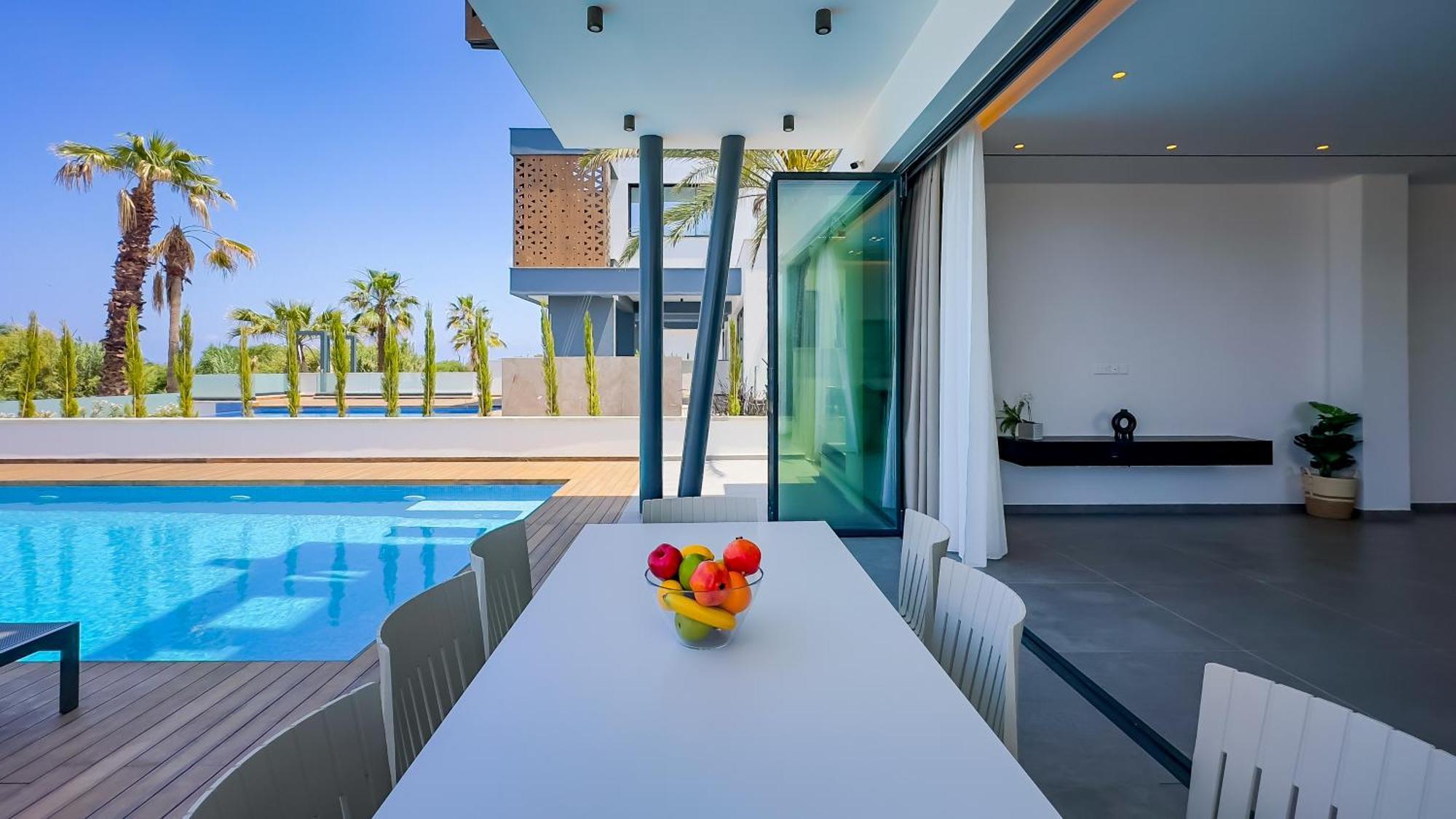 Villa Sunrise Beachfront - 1 *
