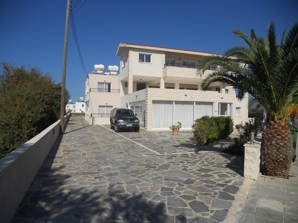 Apartment Ouloupia Polis