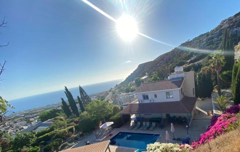 Villa Oceana - With Private Pool And Gardens Peyia