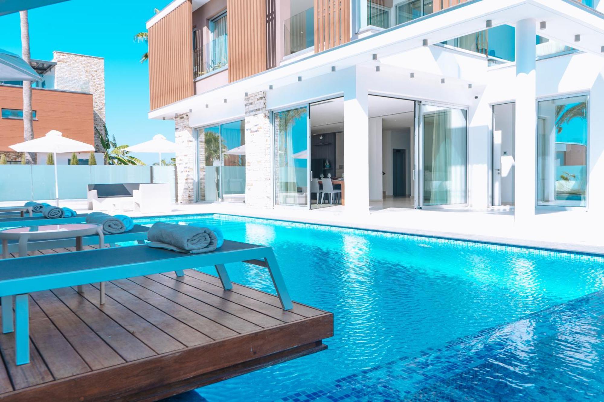Vivo Mare Beachfornt - Azure Pousada Agia Napa