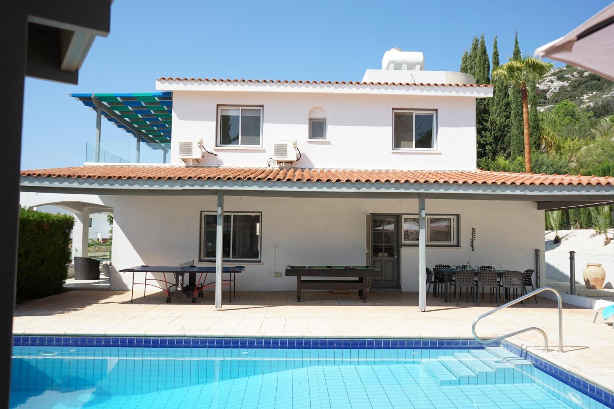 Oceana - With Private Pool And Gardens * Peyia