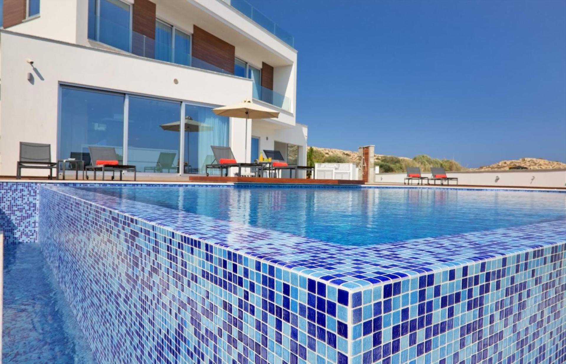 Beachfront Luxury Idania * Agia Napa