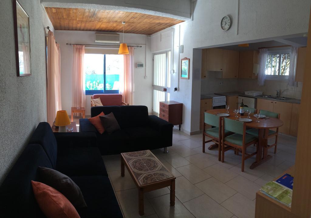 Yvonne Villa Paphos