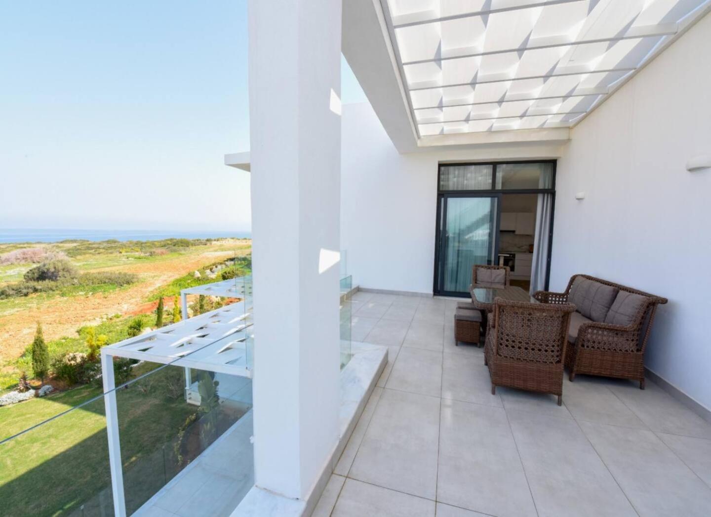 The Country Club & Appartement Akanthou